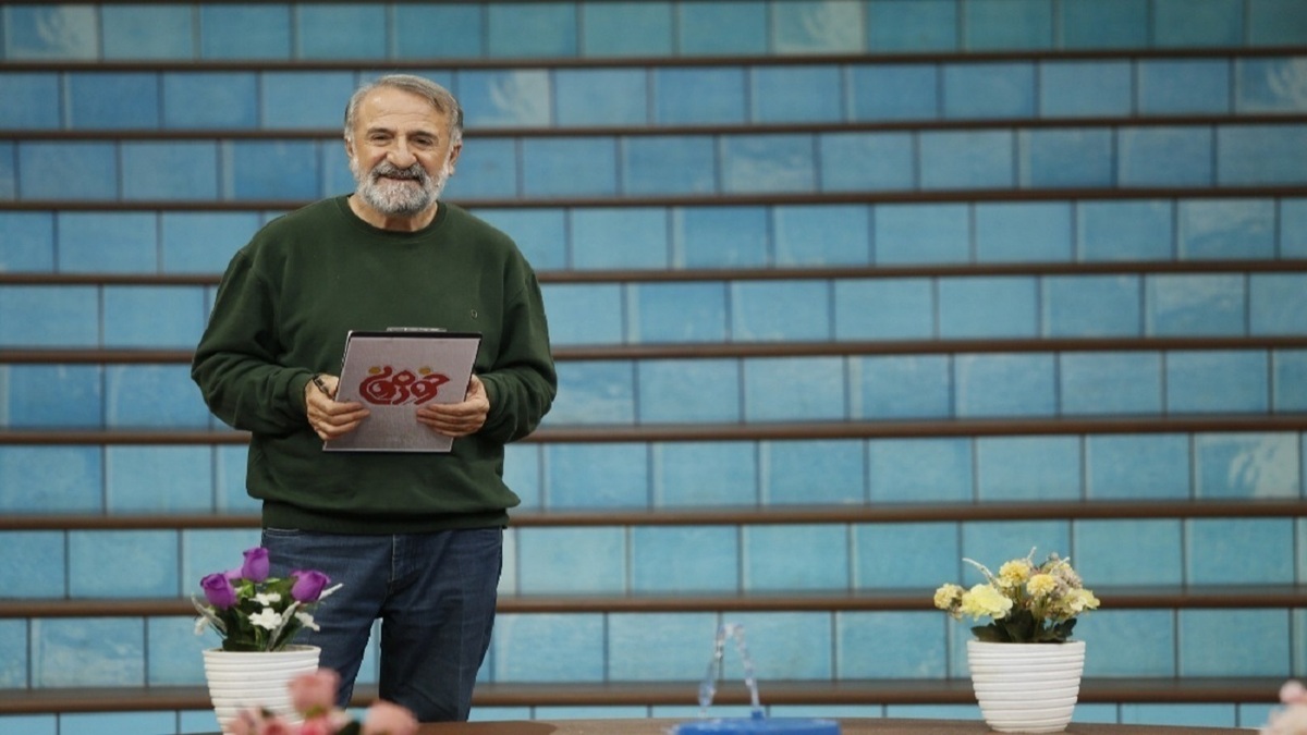 همزمان با اولین شب پخش ویژه برنامه خودمونی تیزر یلدایی این برنامه رونمایی شد.
