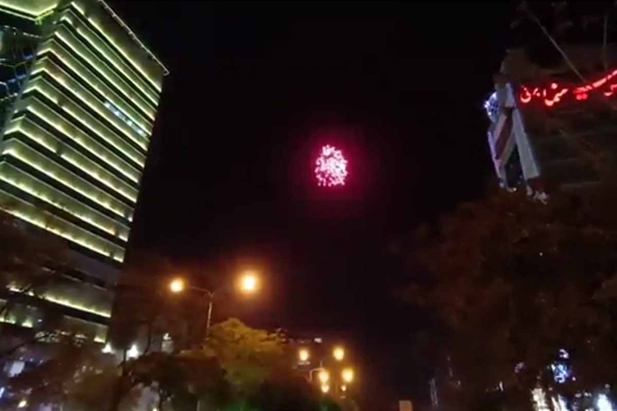امشب مشهدی‌ها در ۸ نقطه شهر مشهد نورافشانی و پیروزی تیم ملی را جشن می‌گیرند.