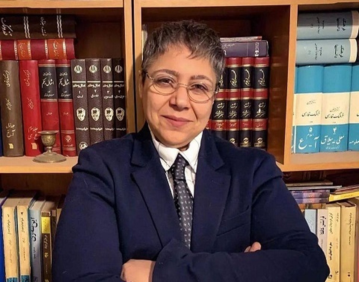 مازیار لرستانی بازیگر سینما و تلویزیون که این روزها مراحل قانونی و حقوقیِ تغییر هویتش را می‌گذراند خبر ازدواج خودش را تکذیب و برای پیگیری اخبار منتشر شده در فضای مجازی به مراجع ذیربط در پلیس فتا شکایت کرد.