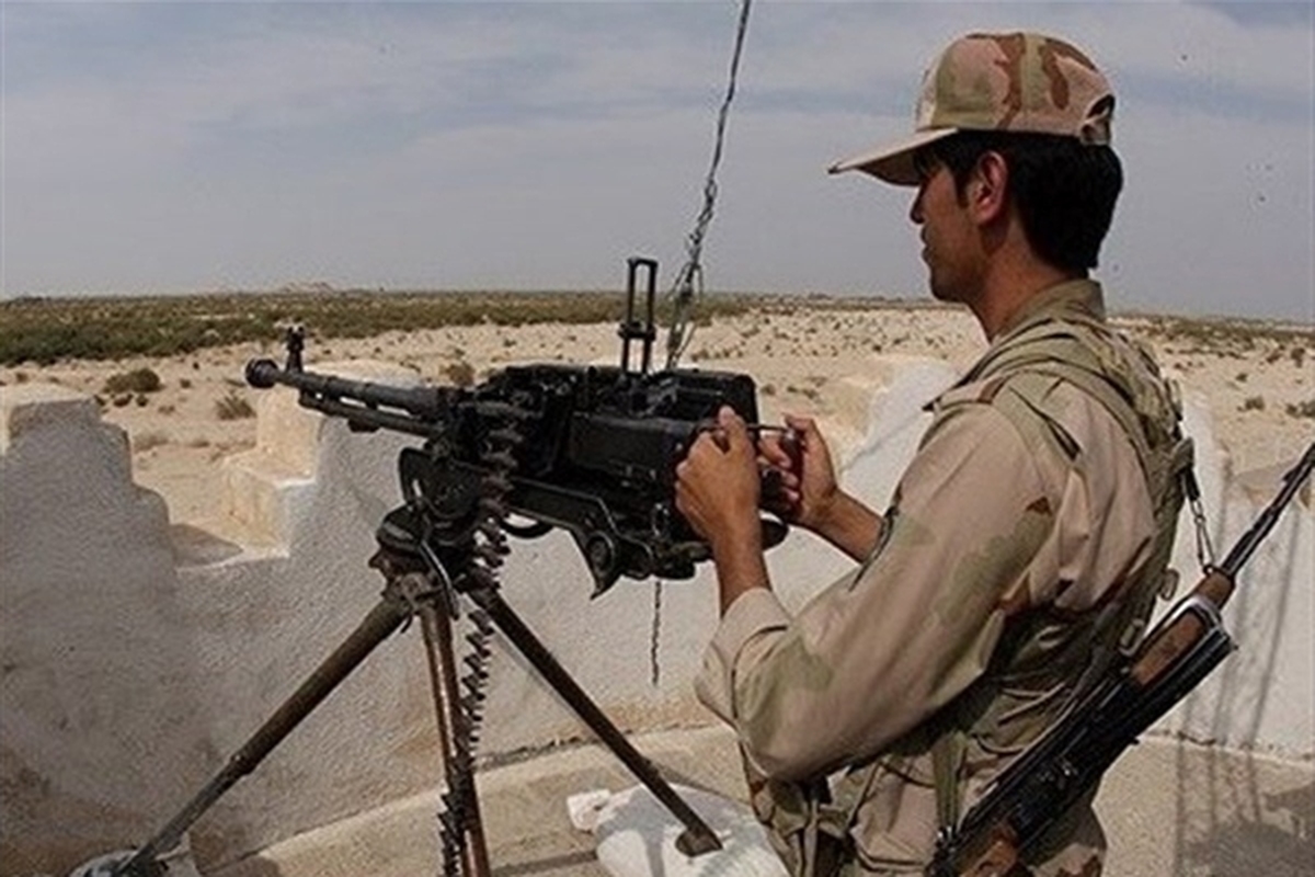 فرمانده مرزبانی سیستان و بلوچستان از هلاکت یک نفر از اشرار مسلح طی درگیری با مرزبانان هنگ مرزی سراوان خبر داد.