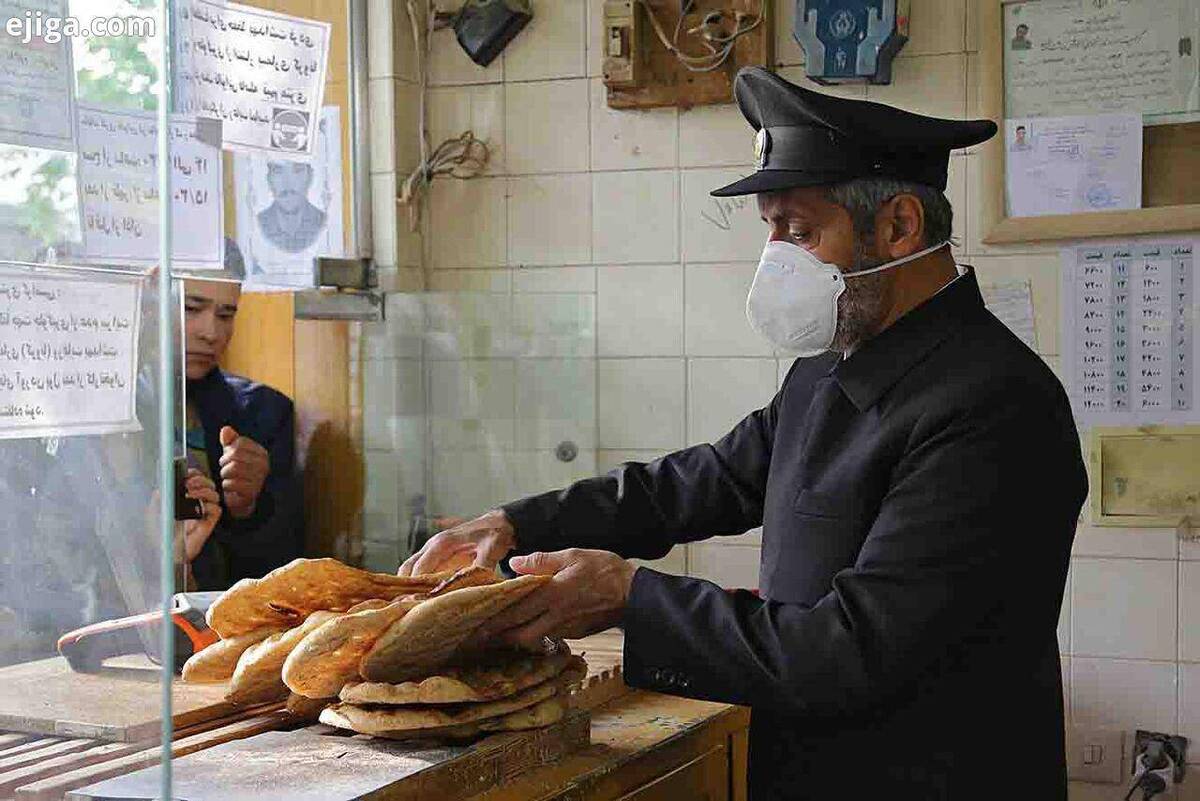 مدیر امور مجاوران بنیاد کرامت رضوی از پخت و توزیع دو هزار قرص نان گرم به یاد شهید مرزبانی «رضا رضوانی» خبر داد.