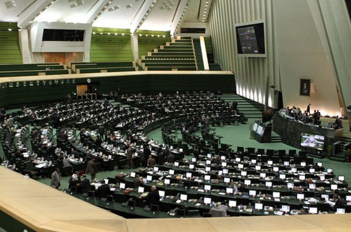 سخنگوی هیات رئیسه مجلس با اشاره به اظهارات روسای مجلس و قوه قضاییه در مورد افزایش تعامل دو قوه، گفت: مقرر شد نمایندگان علاوه بر تعامل با سطوح عالی قضایی از طریق نمایندگانی که توسط دستگاه قضا در ۳۱ استان به مجامع نمایندگان در استان‌ها معرفی شدند، موضوعات را پیگیری کنند.