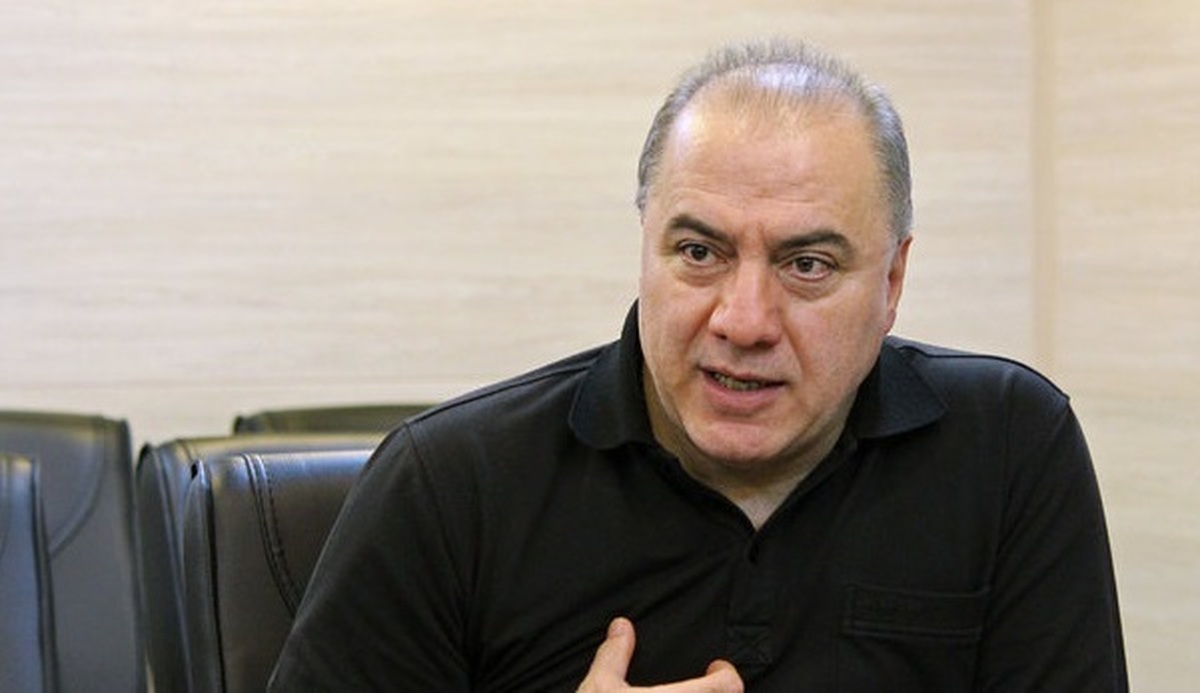 فرهاد قائمیان بازیگر سینما و تلویزیون می گوید که ماهیت سینمای مستند، اجازه تجربه کردن، نوآوری و حتی بازیگوشی در روایت و ساختار را به فیلمساز می‌دهد.