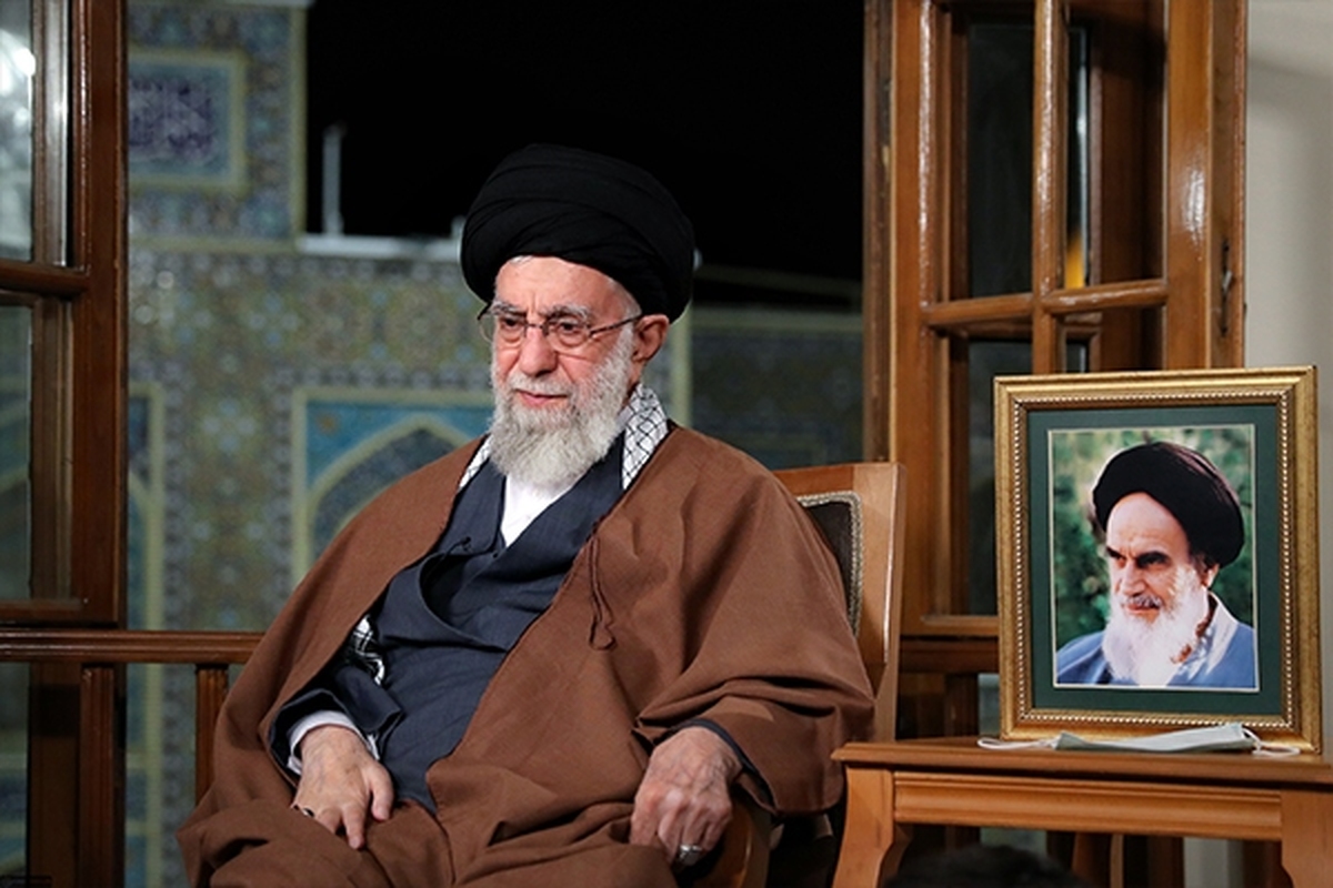 حضرت آیت الله خامنه‌ای، در سخنرانی لحظه تحویل سال، نام و نقشه راه سال ۱۴۰۲ را اعلام کردند.