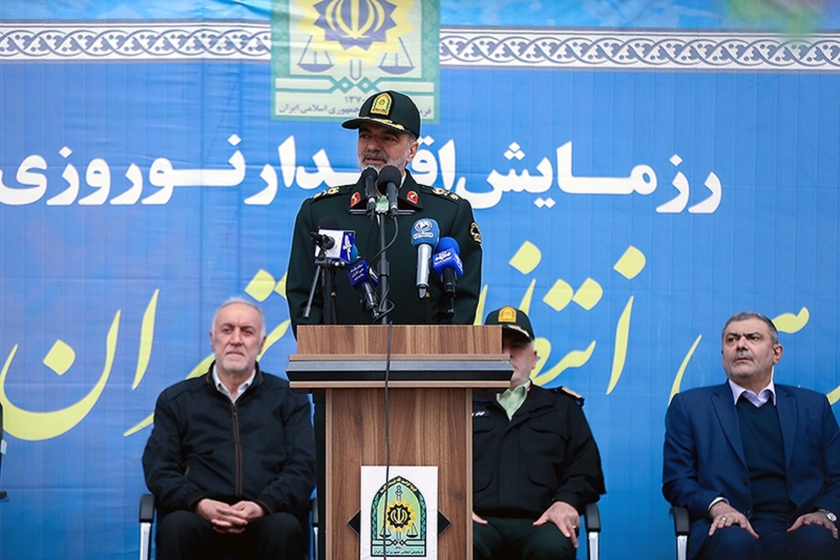 رئیس پلیس کشور گفت: بیش از ۲ هزار و ۵۰۰ گشت انتظامی برای برقراری نظم و امنیت مردم به‌کارگیری شده‌اند و با افرادی که بخواهند ناامنی را رقم بزنند، برخورد قاطع خواهند کرد.