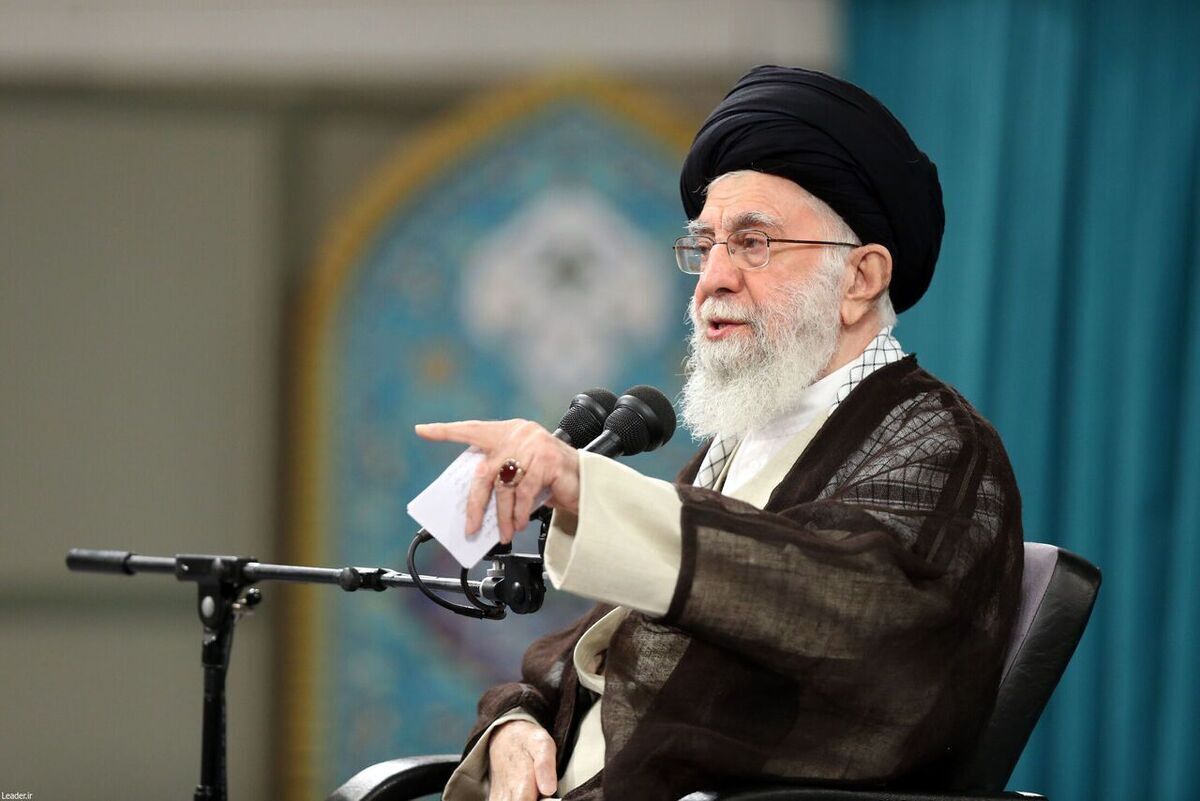 رسانه KHAMENEI.IR به مناسبت فرارسیدن ماه مبارک رمضان، گزیده‌ای از صوت بیانات رهبر انقلاب درباره دعا را در قالب مجموعه لحظه‌های_استجابت منتشر می کند.