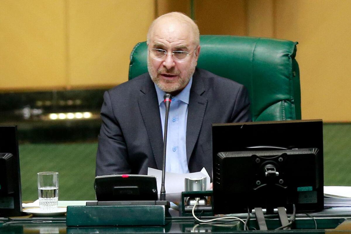 رئیس مجلس شورای اسلامی بر ضرورت مواجهه بازدارنده با هنجارشکنان در زمینه حجاب و تفکیک بین افراد ضعیفُ‌الحجاب با هنجارشکن تأکید کرد و گفت: ذکر این نکته ضروری است که پیگیری مسئله حجاب و عفاف هیچ منافاتی با اولویت داشتن مسائل اقتصادی ندارد.