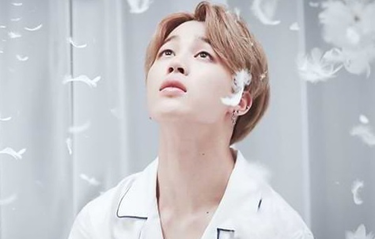 مجله «بیلبورد»‌ در روز دوشنبه «جیمین»‌، یکی از اعضای گروه مشهور «بی تی اس» (BTS) را به عنوان نخستین هنرمند اهل کره جنوبی که توانسته به صورت انفرادی به جایگاه نخست جدول ترانه‌های برتر ایالات متحده آمریکا راه پیدا کند معرفی کرد.