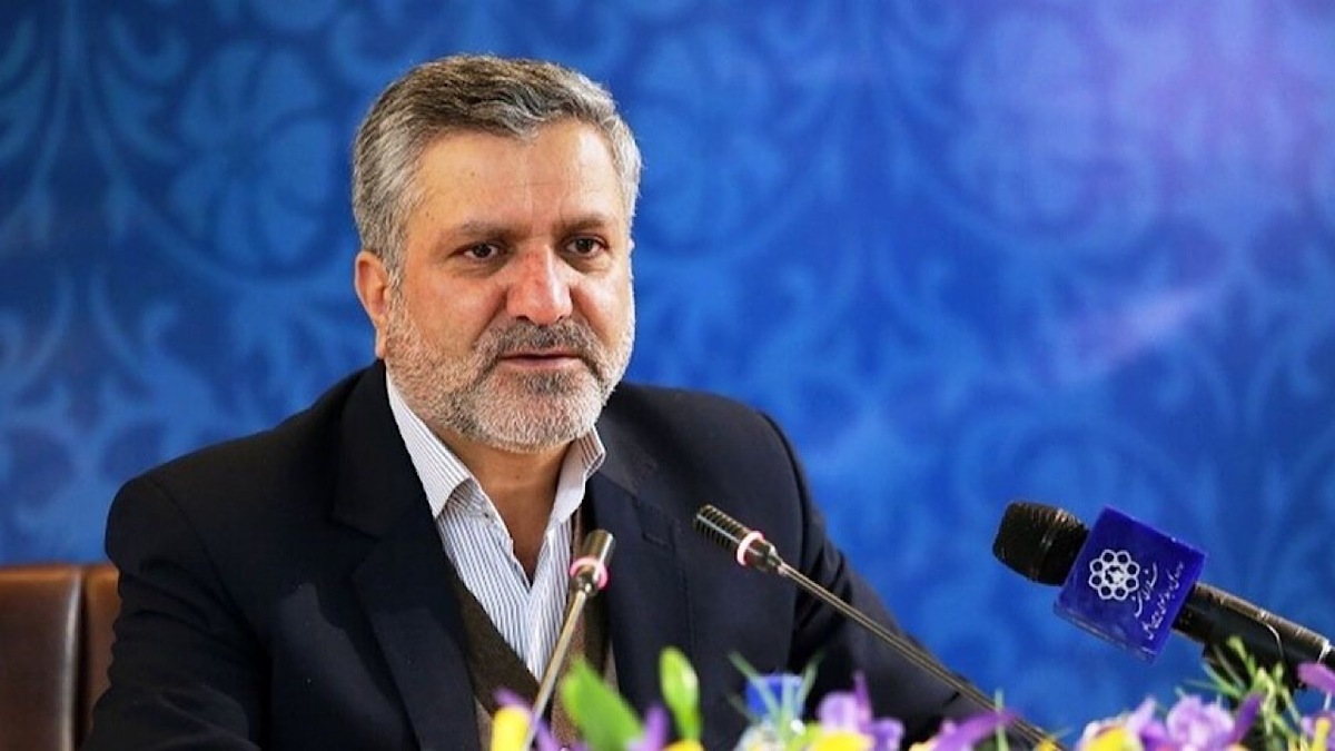 وزیر تعاون، کار و رفاه اجتماعی گفت: با موافقت و تصویب هیأت وزیران مبلغ کمک هزینه مسکن کارگران در سال جاری ۹۰۰ هزار تومان شد که از فروردین‌ماه امسال باید به کارگران پرداخت شود.