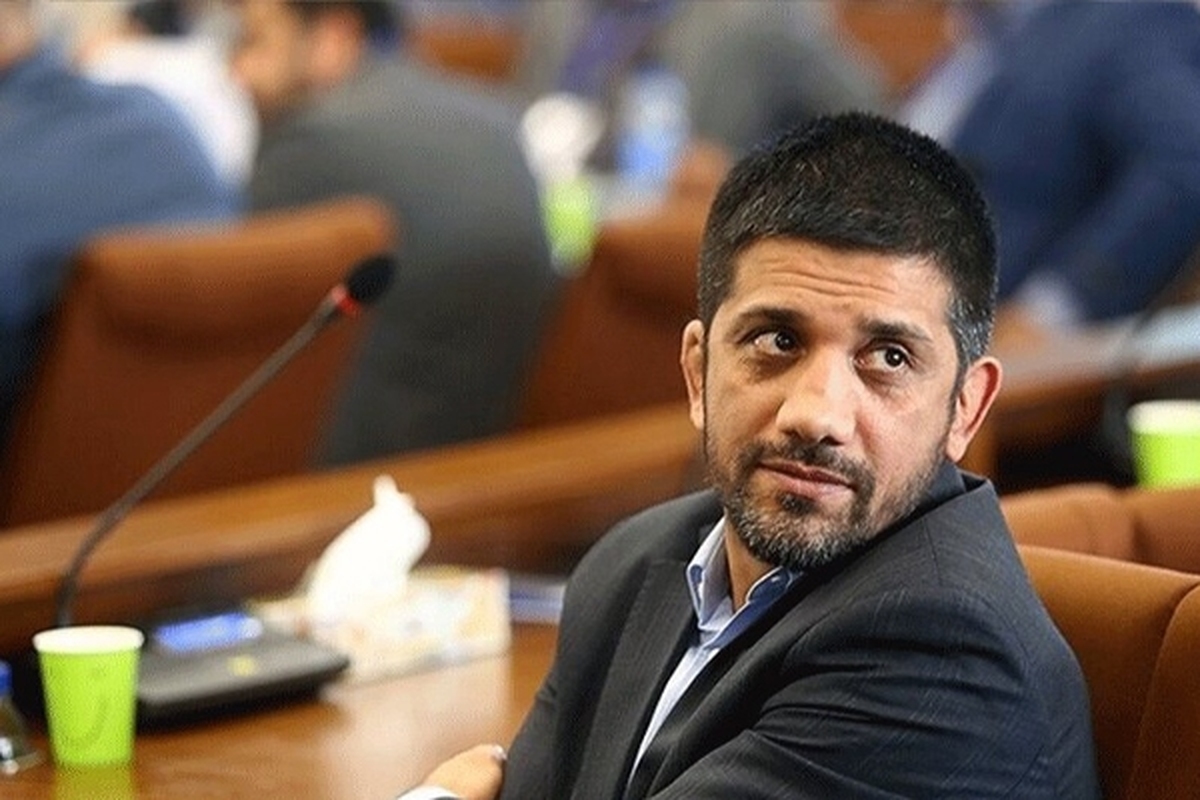 ویدئویی از نمازخوندن علیرضا دبیر در جلسه رؤسای فدراسیون‌های ورزشی و در میان صحبت‌های وزیر بازتاب زیادی در شبکه‌های اجتماعی به همراه داشته است.