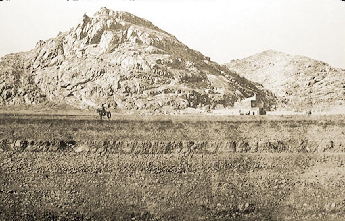 کوهسنگی مشهد، کوهی که بیش از ۲۰۰ میلیون سال قدمت دارد، از گذشته‌های خیلی دور تفرجگاه مردم بوده‌است. این مکان هنوز هم جزو تفرجگاه‌های مهم مشهد است. این پارک بزرگ و قدیمی در ایام نوروز حال و هوای خاصی دارد.