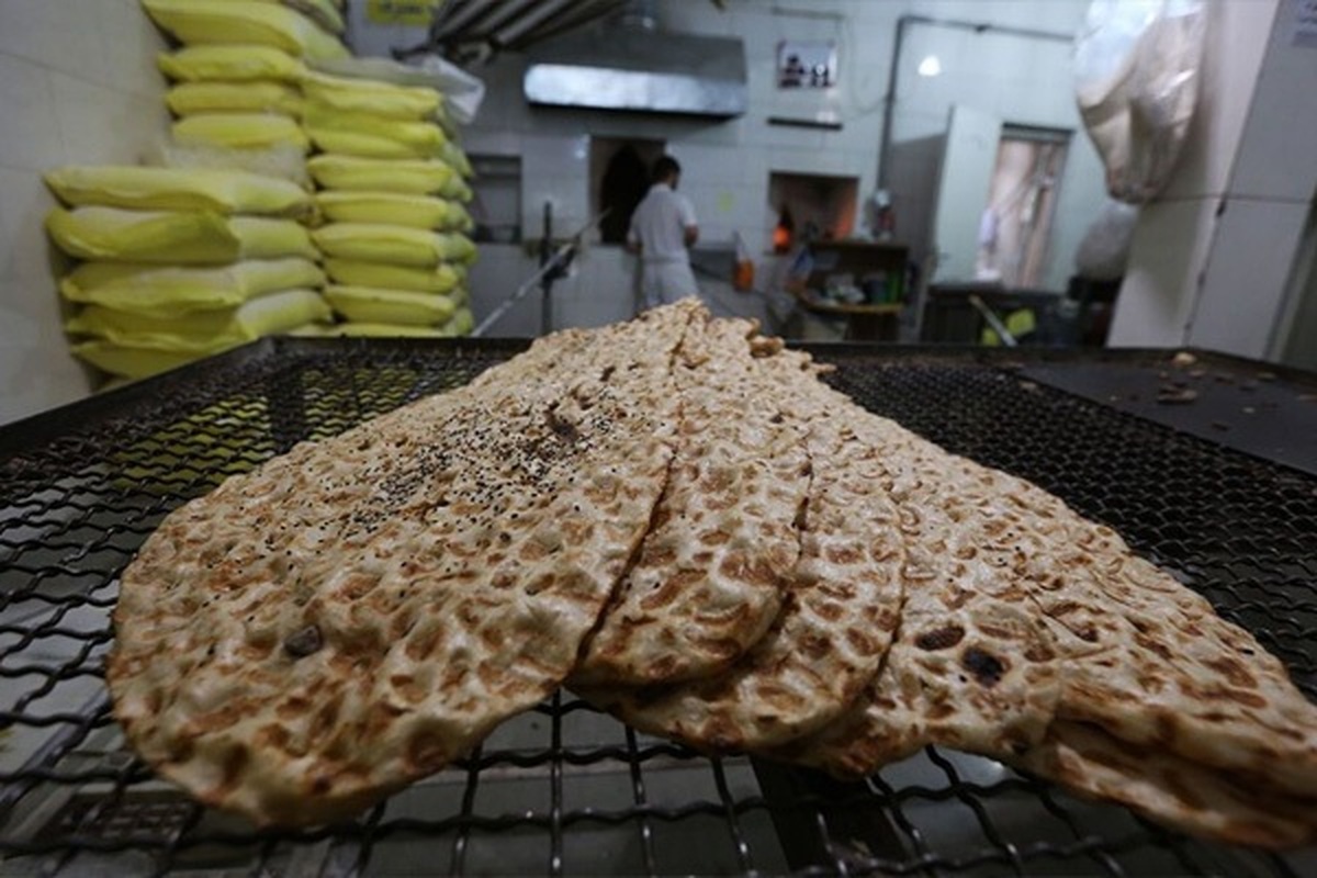معاون رییس سازمان و مدیر  جهاد کشاورزی شهرستان مشهداز  ۱۲۶۰ گشت بازرسی از ۱۵ اسفند ۱۴۰۱تاکنون که منجر به تشکیل ۶۳ پرونده برای نانوایی‌های متخلف شده است خبر داد .