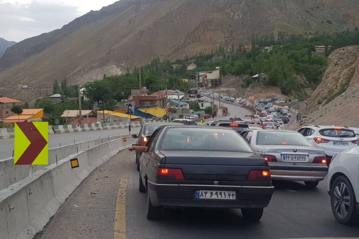 مرکز مدیریت راه‌های کشور اعلام کرد: در دومین روز از تعطیلات نوروزی محور هراز مسیر (جنوب به شمال) حد فاصل پیست آبعلی تا آب اسک و آزادراه قزوین - رشت محدوده رودبار دارای ترافیک سنگین است.
