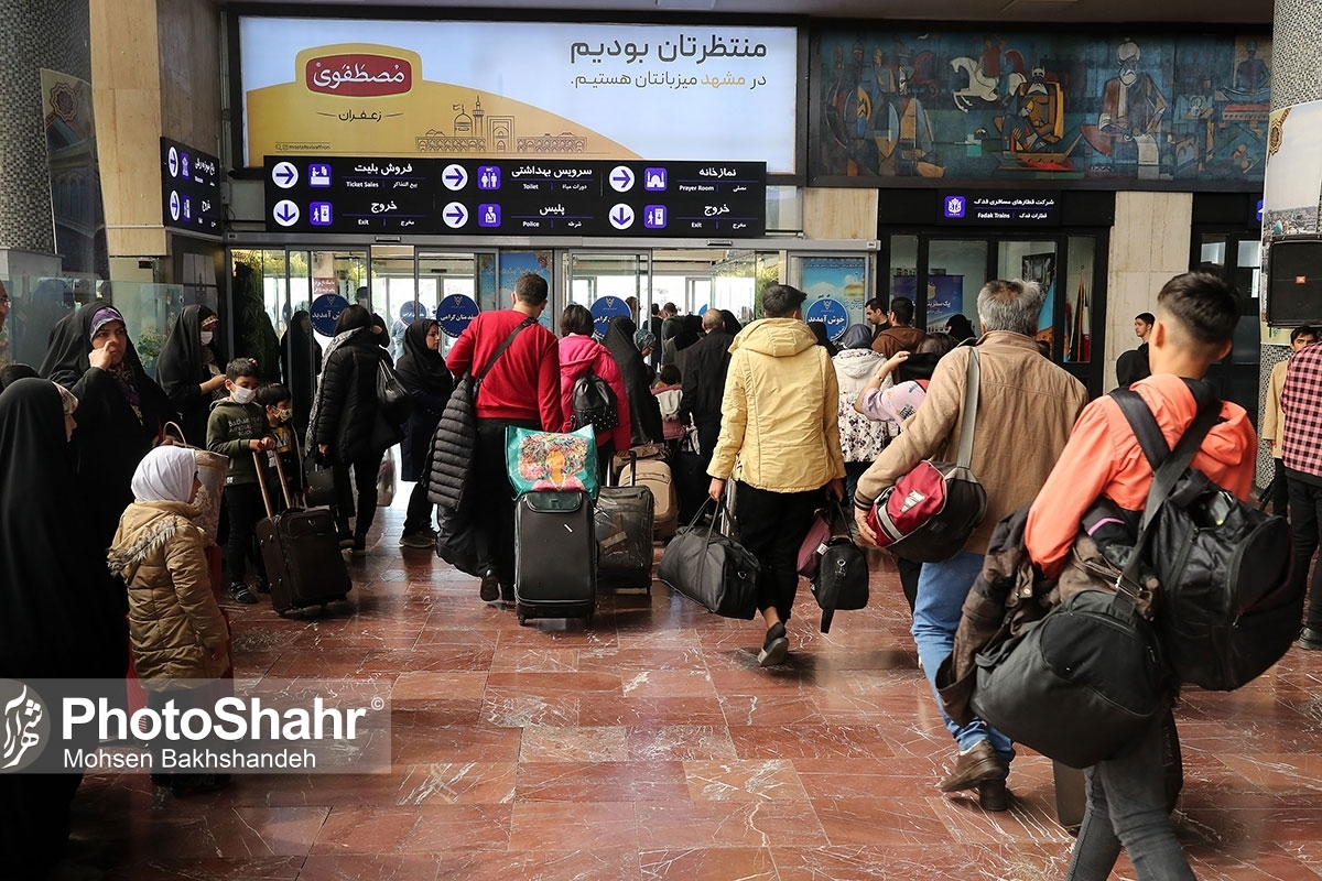 معاون هماهنگی و مدیریت امور زائران استانداری خراسان‌رضوی از ورود بیش از ۴.۲ میلیون زائر به مشهد تا پایان روز نخست فروردین‌ماه ۱۴۰۲ به مشهد خبر داد.