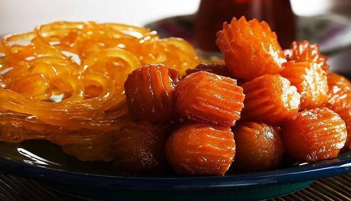 رئیس اتحادیه شیرینی‌سازان، شیرینی‌فروشان و کافه‌قنادی‌ها با اشاره به اینکه در حال حاضر نرخ‌های مربوط به زولبیا و بامیه بررسی شده، اظهار کرد: تنها تایید کمیسیون نظارت بر اصناف استان باقی مانده که پیگیری می‌کنیم تا خارج از وقت اداری این موضوع به نتیجه برسد. انشالله فردا نرخ‌های نهایی اعلام خواهد شد.