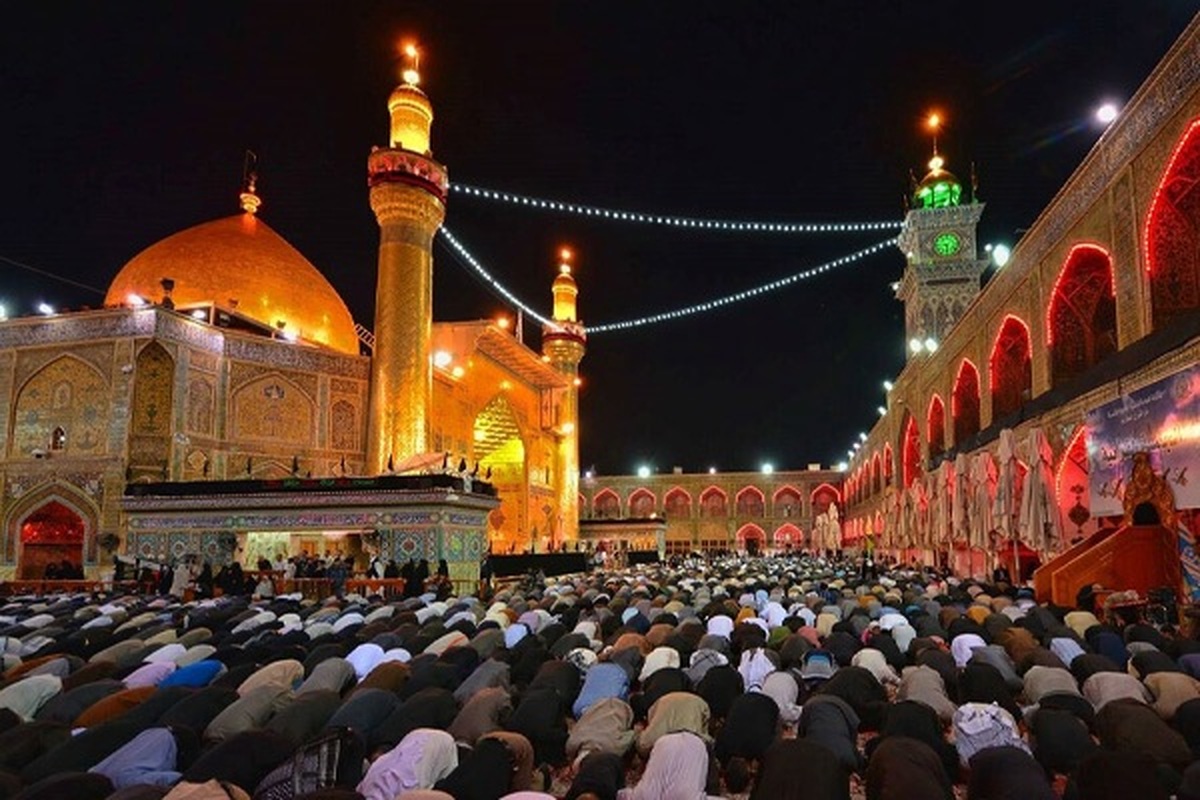 تصاویری از حال و هوای حرم حضرت علی علیه السلام در شب ضربت خوردن امیرالمومنین(ع) در نجف اشرف را ببینید.