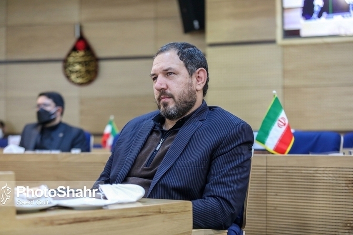 سخنگوی شورای اسلامی شهر مشهد با اشاره به عدم حضور سید ابراهیم رئیسیون به عنوان یکی از گزینه‌های تصدی شهردار مشهد در شورا برای ارائه برنامه‌های خویش اظهار کرد: آقای رئیسیون خودشان برای ارائه برنامه در جلسه شورا حضور پیدا نکردند.