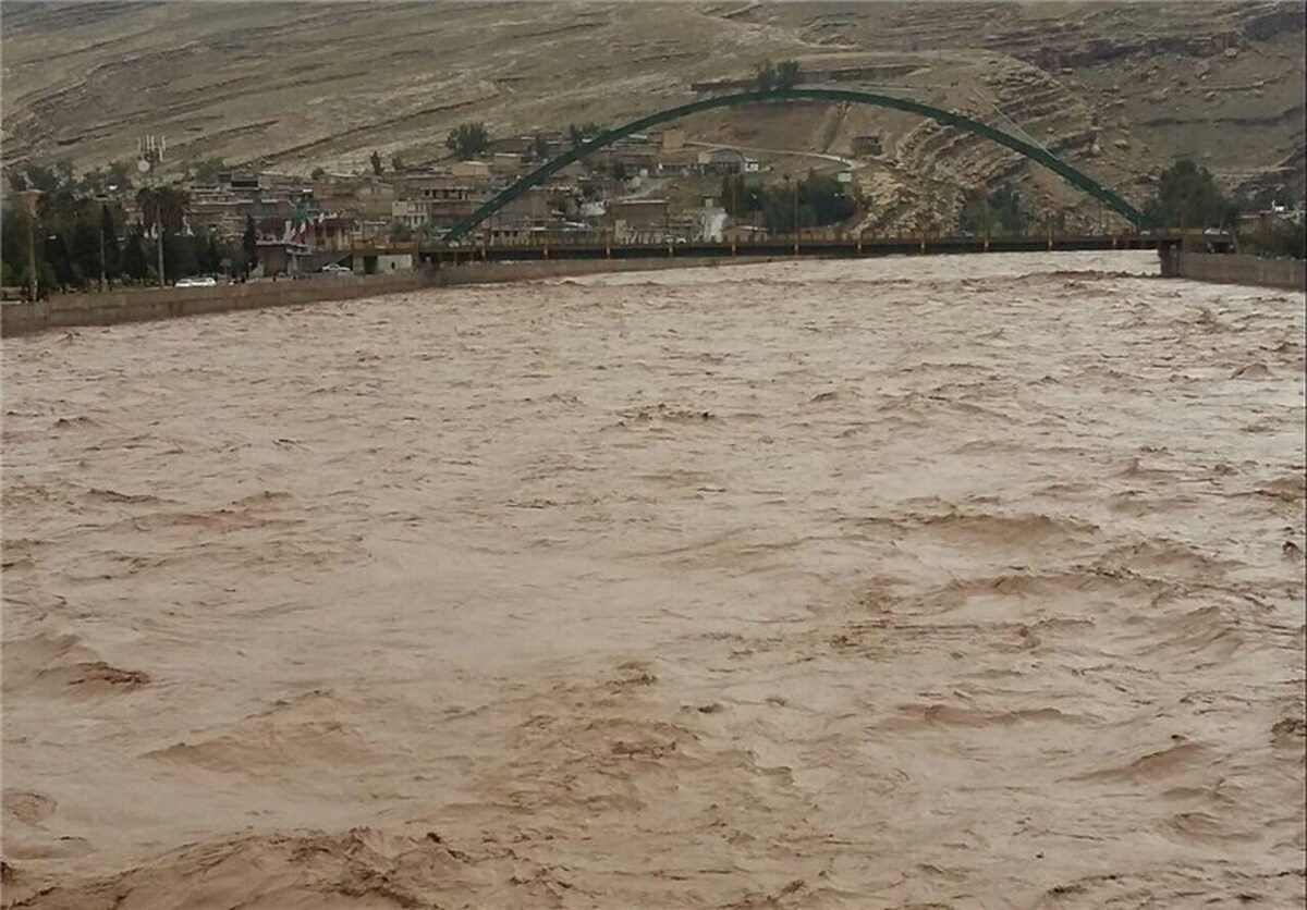 معاون عمرانی استاندار لرستان با اعلام تخلیه روستاهای در معرض خطر سیل گفت: احتمال بارش‌های نقطه‌ای بین ۱۳۰ تا ۱۶۰ میلی‌متری در برخی از مناطق این استان وجود دارد.