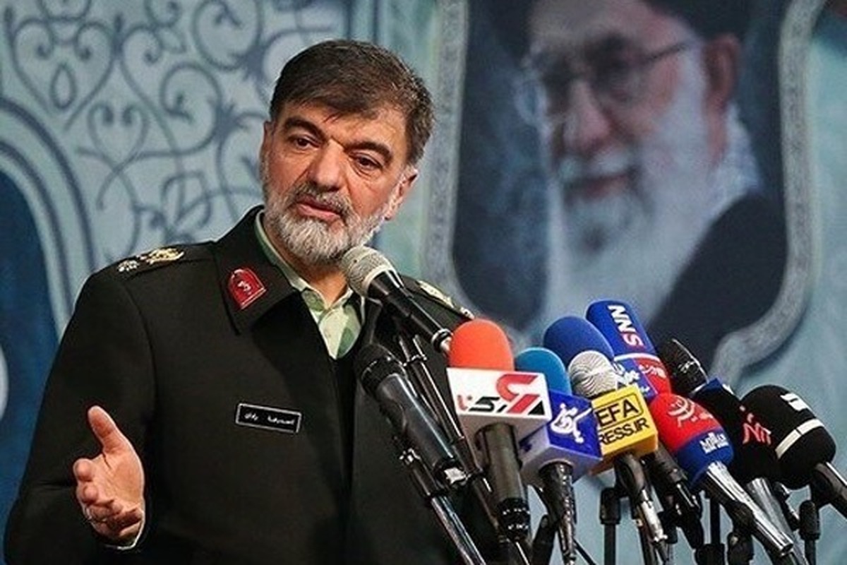 سردار رادان، فرمانده فراجا گفت: اگر پیامکی اشتباه ارسال شد احترام به نظر مخاطب می‌گذاریم و براین باوریم که مردم ما شریف ترین هستند.