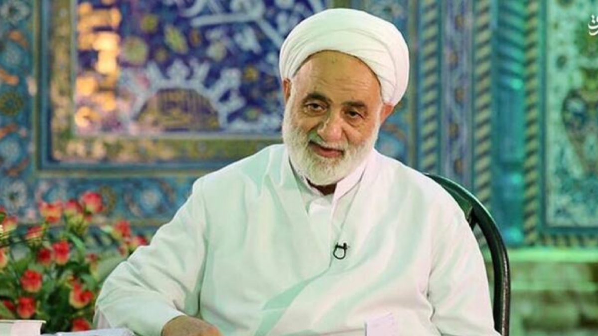خاطره شیرین حجت السلام قرائتی از برخورد محبت آمیز یک خانم بدحجاب با یک روحانی را مشاهده می‌کنید.