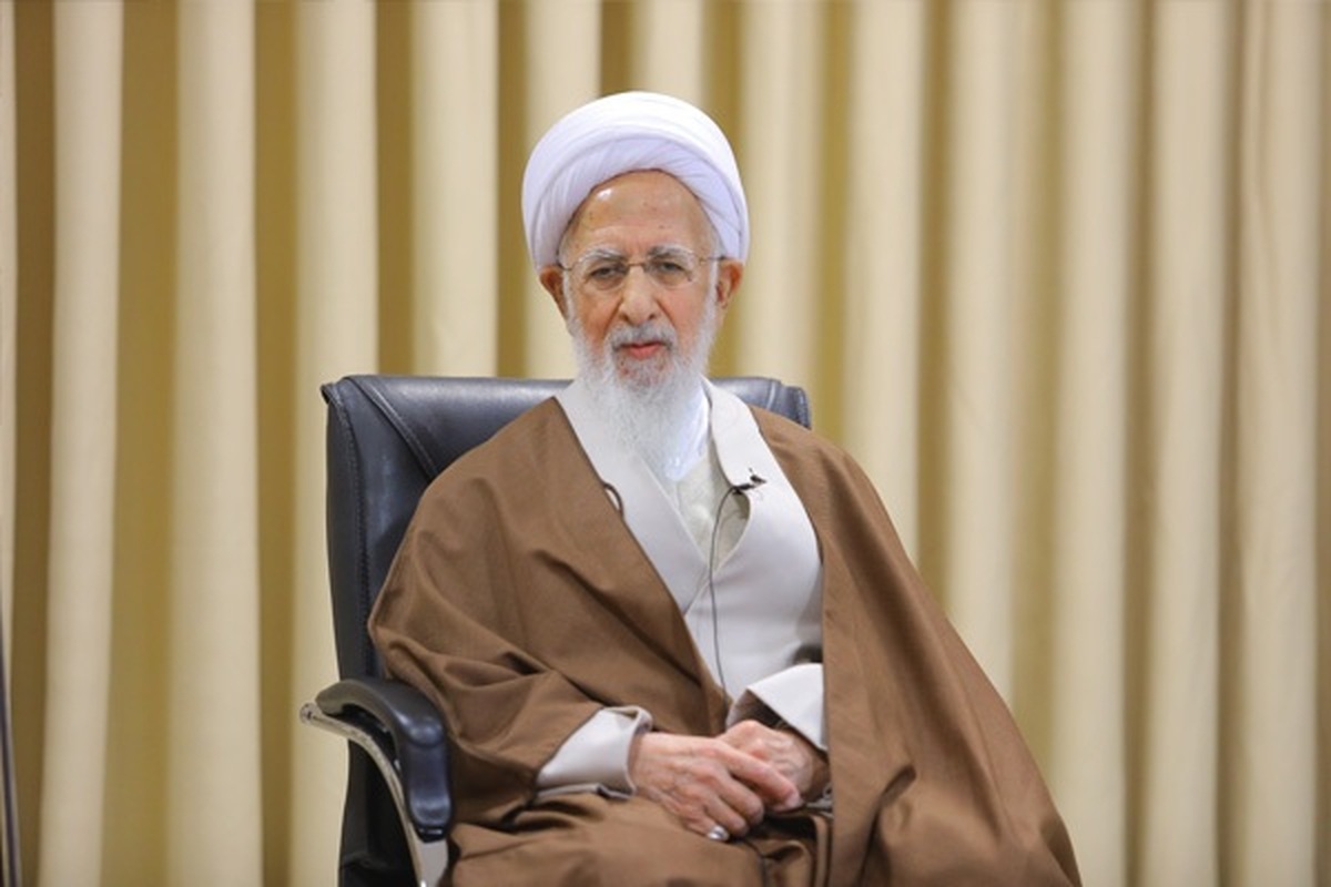 دفتر آیت الله عبدالله جوادی آملی، میزان فطریه، کفاره عمد و غیر عمد روزه رمضان ۱۴۰۲ را اعلام کرد.