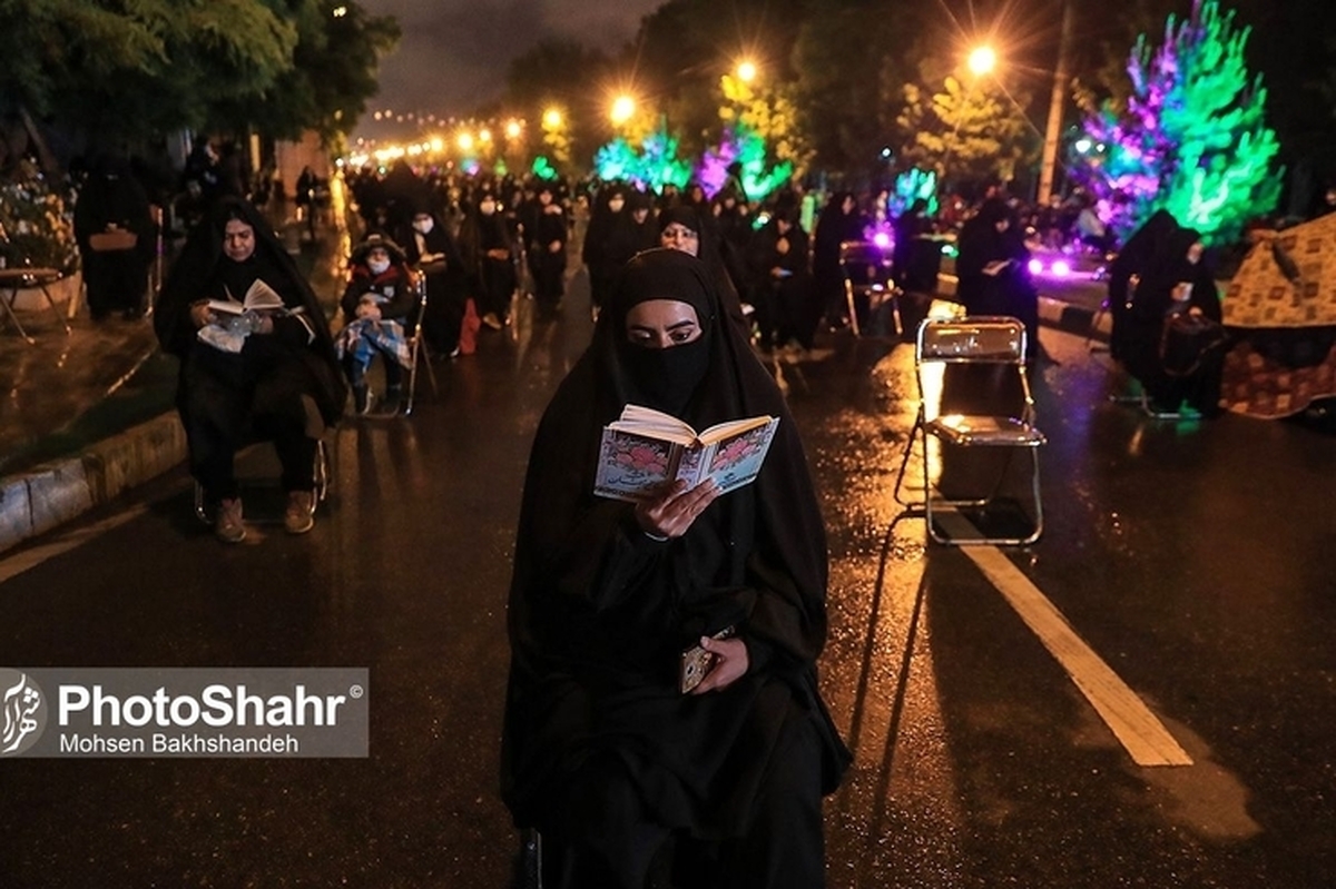 همزمان با برگزاری مراسم سومین شب قدر در بهشت رضا(ع) مشهد، پیکر مطهر یک شهید گمنام نیز در این مکان تشییع شد.