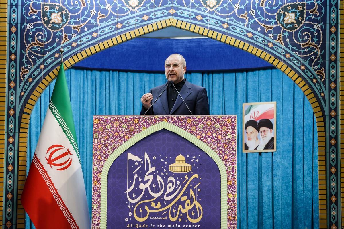 رئیس مجلس شورای اسلامی با بیان اینکه جهان پسااسرائیلی در یک قدمی ماست، تاکید کرد: امروز میدان اصلی مبارزۀ ما مسئولان، تحول اقتصادی و مبارزه با گرانی است.