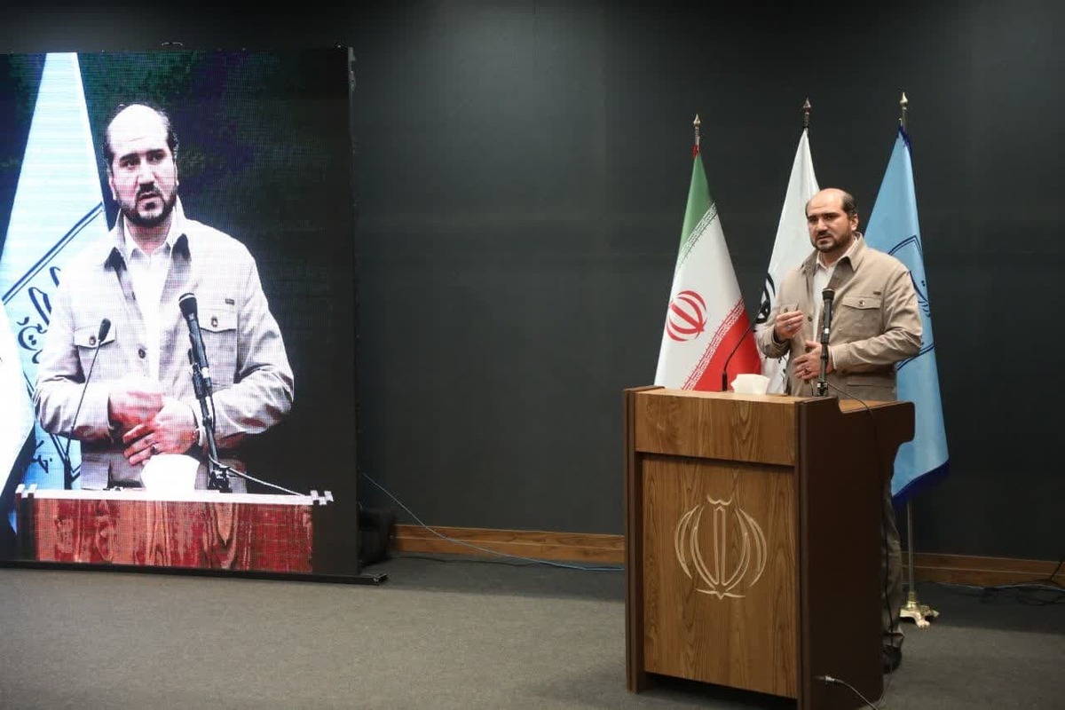 معاون اجرایی رئیس‌جمهور در همایش تجلیل از خدمتگزاران میزبانی از زائران نوروزی مشهد گفت: به جرأت می‌توان ادعا کرد که همه مشهدی‌ها، خادمان صدیق و بااخلاص اهل‌بیت (ع) هستند، زیرا میزبان اصلی در مقوله زیارت، همین مردم بودند که در منازل خود، در حسینیه‌ها، در مساجد و هر مکان و مجموعه‌ای، از مهمانان امام هشتم (ع) پذیرایی کردند.