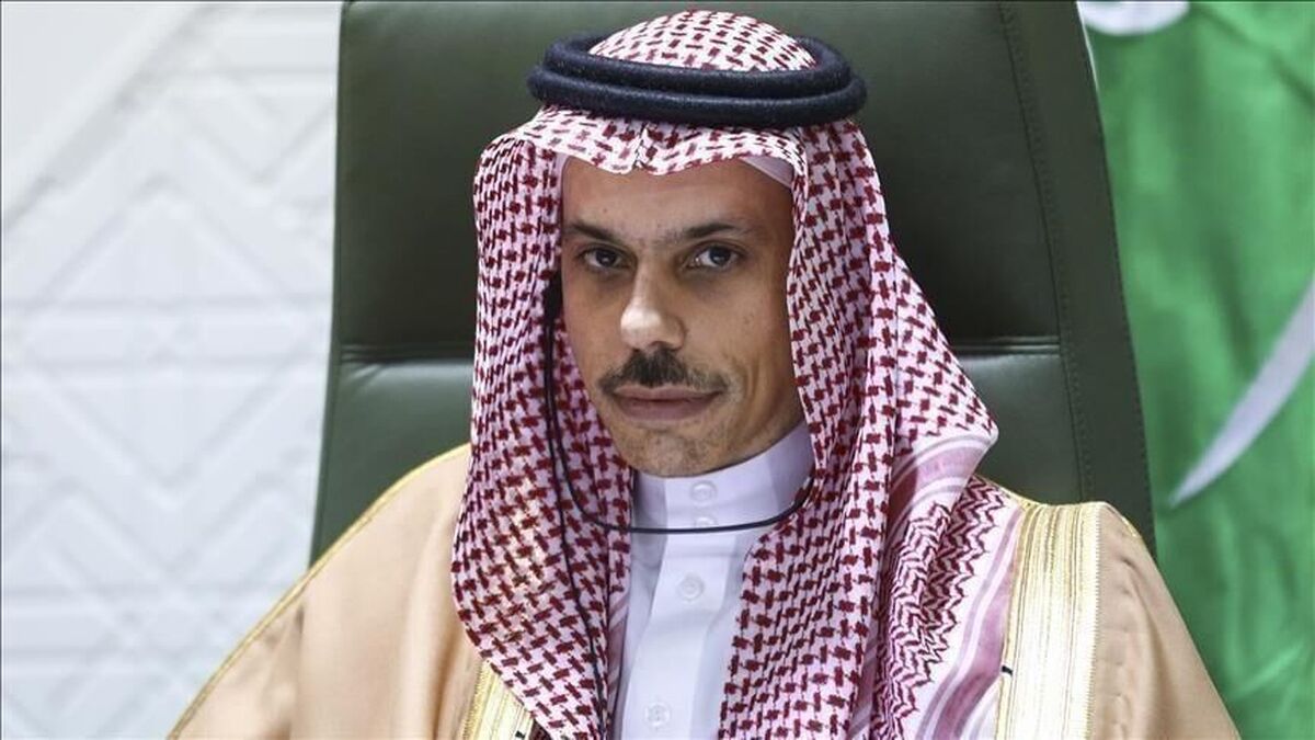 فیصل بن فرحان وزیر امور خارجه عربستان امروز یکشنبه دو تماس تلفنی با عبدالفتاح البرهان رئیس شورای حاکمیت انتقالی و محمد حمدان دقلو (حمیدتی) نایب رئیس شورای حاکمیت انتقالی، برقرار کرد.
