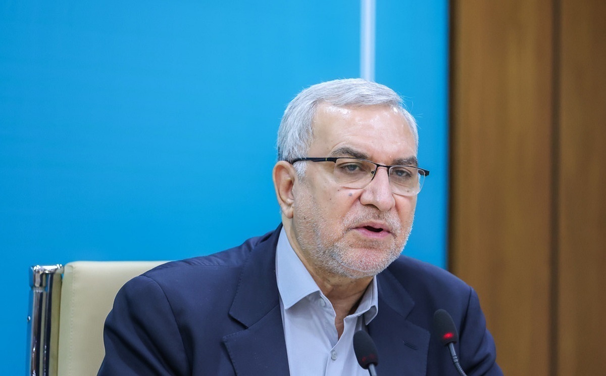 وزیر بهداشت با بیان اینکه به هیچ وجه تغییری در وضعیت ارزی داروها در سال جاری نخواهیم داشت، گفت: برای داروها به ویژه تجهیزات و لوازم مصرف پزشکی از ارز ترجیحی سال گذشته استفاده می‌شود.