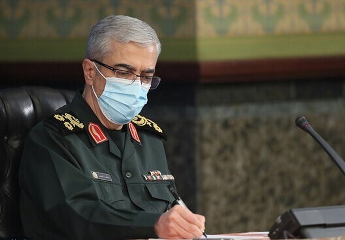 رئیس ستادکل نیرو‌های مسلح با صدور پیامی به فرمانده کل ارتش تأکید کرد: هم‌اینک ارتش جمهوری اسلامی ایران از جلوه‌های بازدارندگی، اقتدار، امنیت و سربلندی کشور قرار دارد و دشمنان را مقهور عظمت و قدرت باشکوه میهن اسلامی ساخته است.