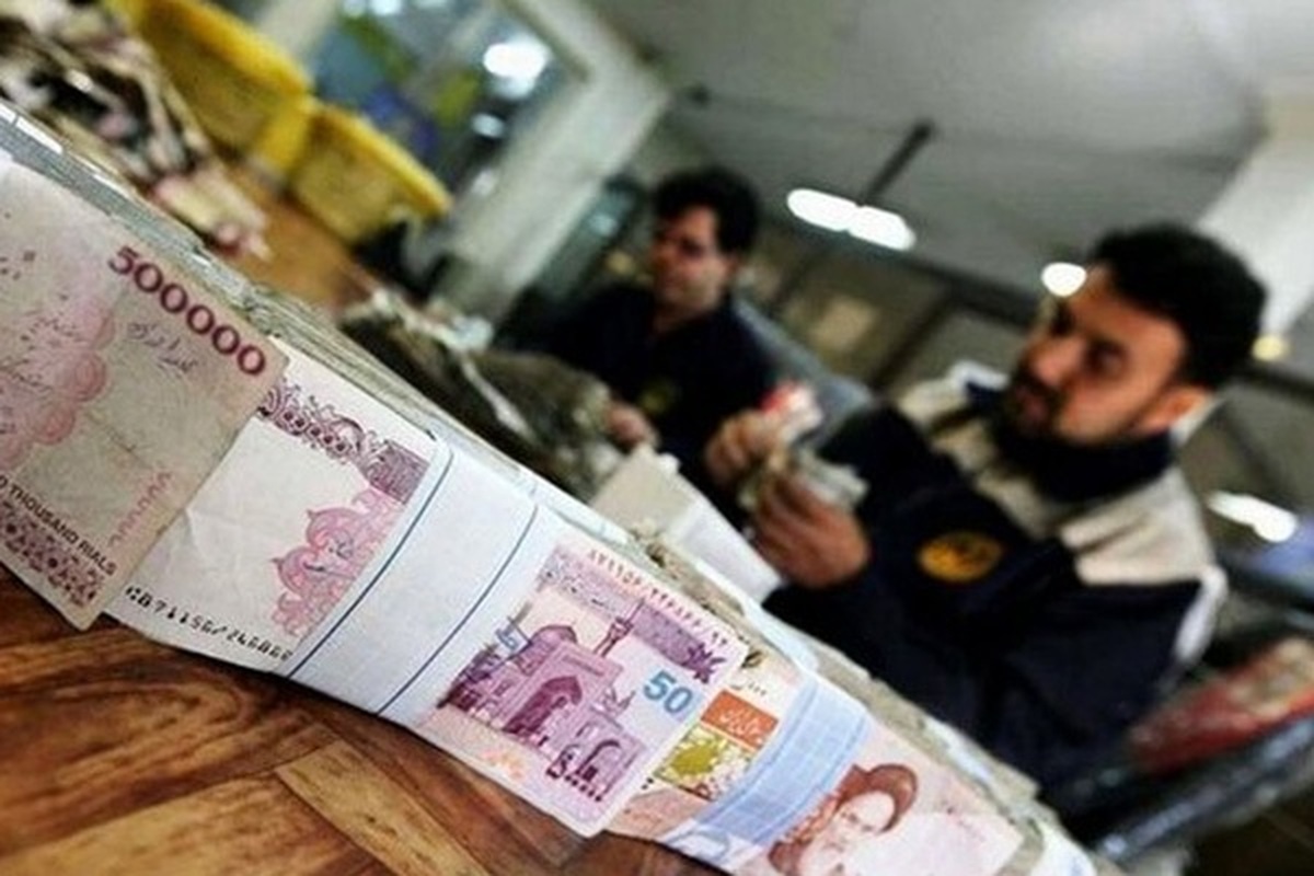 وزیر تعاون، کار و رفاه اجتماعی درباره زمان اعمال افزایش ۲۷ درصدی حقوق کارگران توضیحاتی داد.