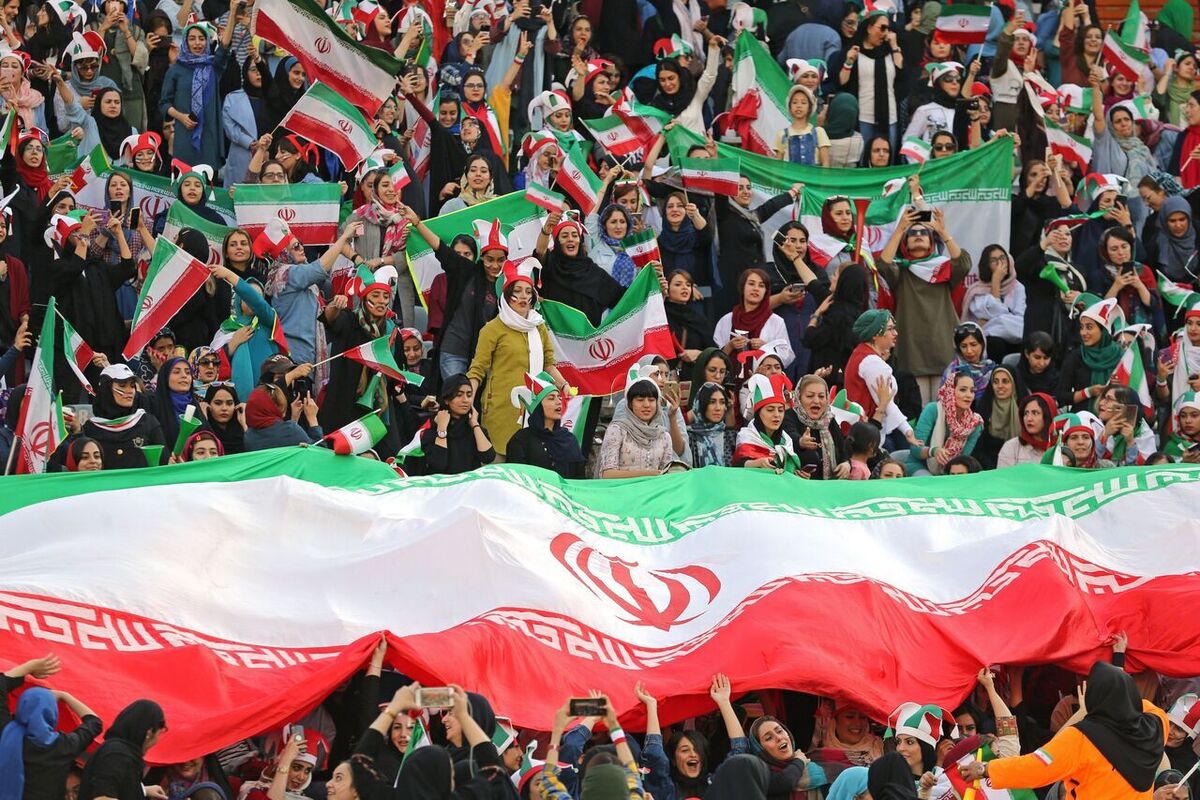در دربی ۱۰۰ تماشاگران خانم اجازه حضور در ورزشگاه آزادی را ندارند.