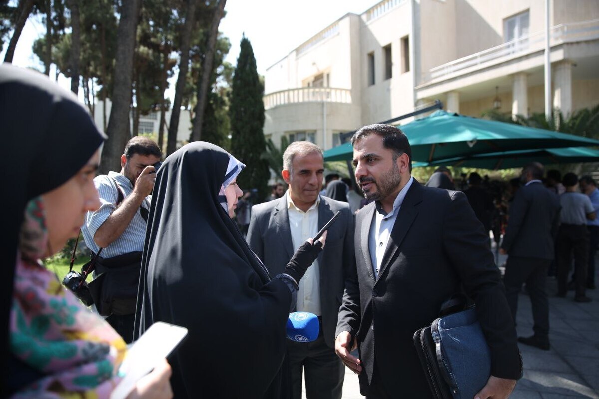 وزیر ارتباطات گفت: درحال پیگیری هستیم تا یک سوم از افزایش تعرفه مخابرات صرف مشکلات بازنشستگان این شرکت شود