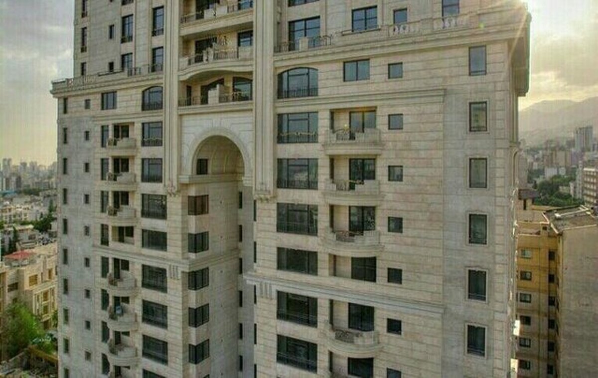 سرپرست بانک مسکن گفت: موضوع افزایش سقف وام مسکن از محل خرید اوراق و هم‌چنین تسهیلات نهضت ملی مسکن مطرح شده که در این زمینه منتظر تصمیم بانک مرکزی هستیم.
