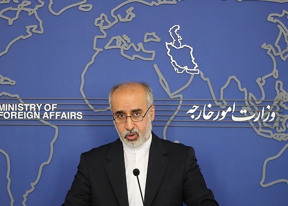 سخنگوی وزارت امور خارجه خطاب به دولت فرانسه گفت: آنانکه باد می‌کارند، طوفان درو می‌کنند. صدای مردم خود را بشنوید.