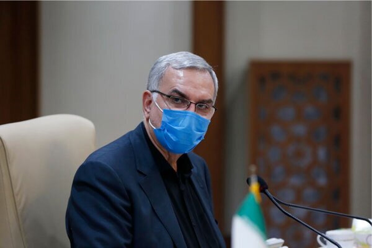وزیر بهداشت، درمان و آموزش پزشکی در تماس تلفنی با رئیس دانشگاه علوم پزشکی آذربایجان غربی، دستور رسیدگی فوری به مصدومان زلزله صبح امروز خوی را داد.