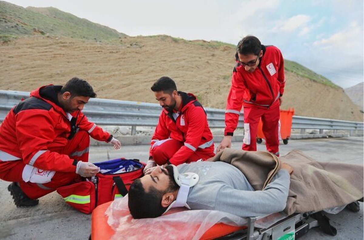 سخنگوی طرح‌های نوروزی ۱۴۰۲ جمعیت هلال احمر با بیان اینکه در طرح امداد نوروزی امسال، به بیش از ۳۴ هزار نفر امدادرسانی شده است، گفت: از شروع طرح نوروزی و ۲۴ اسفندماه تا روز چهارم فروردین‌ماه، برای ١٣ هزار و ٣٦١ نفر تست قندوفشارخون انجام شده است.