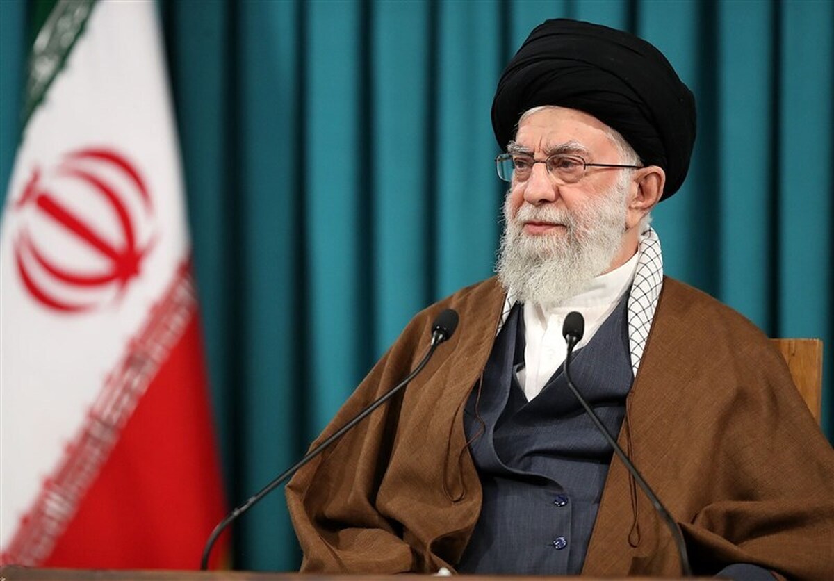 حضرت آیت‌الله خامنه‌ای در آستانه برگزاری جشن گلریزان ستاد دیه، یک‌ونیم میلیارد تومان برای آزادی زندانیان نیازمند کمک کرد.