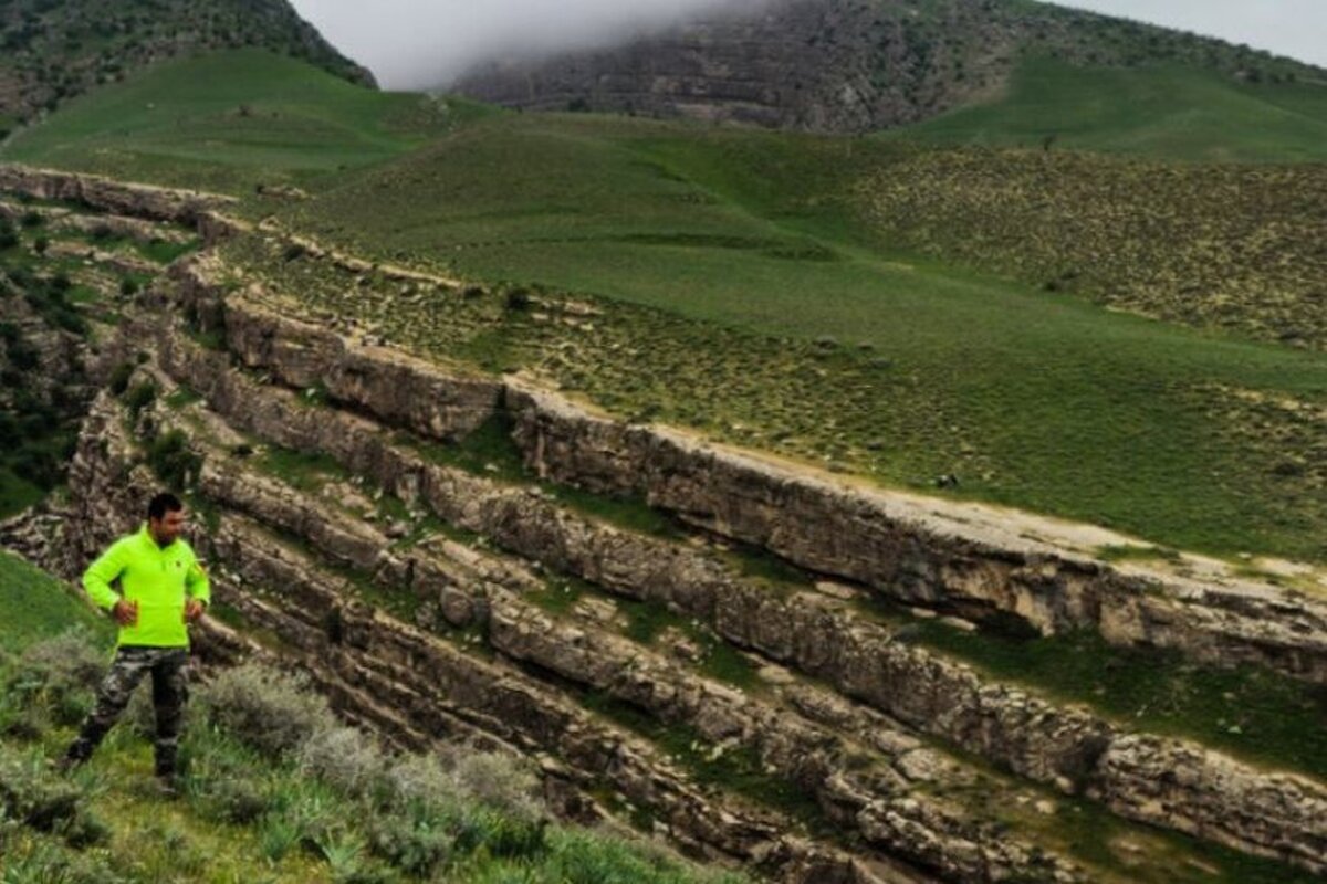 دره ارغوان به عنوان یکی از زیباترین جاذبه‌های طبیعی و گردشگری خراسان رضوی است که در ۶۴ کیلومتری شمال غربی شهرستان درگز و در مجاورت پارک ملی تندوره و دره شمخال قرار دارد. این دره با نام «چریک» یا «چریش» نیز معروف است.