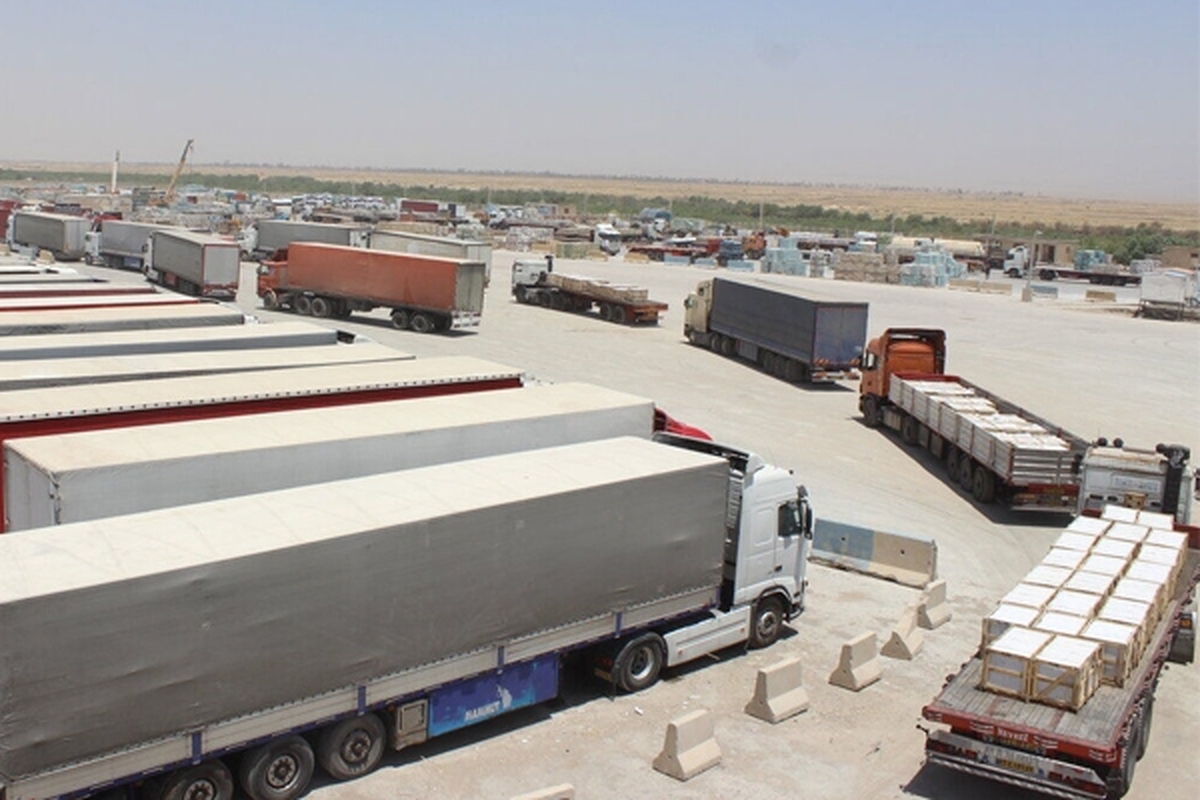مدیر کل راهداری و حمل و نقل جاده ای خراسان رضوی از لغو محدودیت ناوگان باری ایرانی به مرز افعانستان خبرداد.