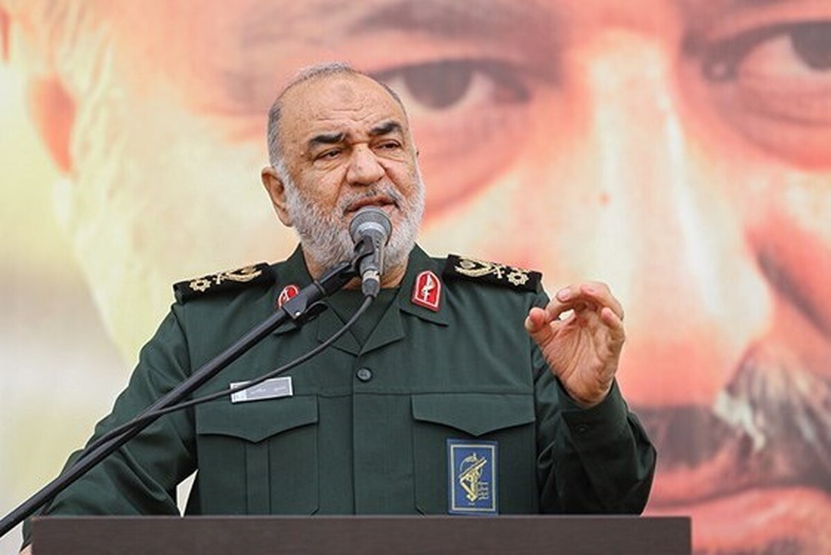 فرمانده کل سپاه پاسداران گفت: نمی‌شود هم قوی نبود هم تسلیم نشد؛ این امکان ندارد. در نقشه سیاسی جهان برای ضعفا جایی نیست؛ این منطق امروز قدرت‌های شیطانی برای تسلط بر جهان است؛ باید این منطق را خاموش کنیم.