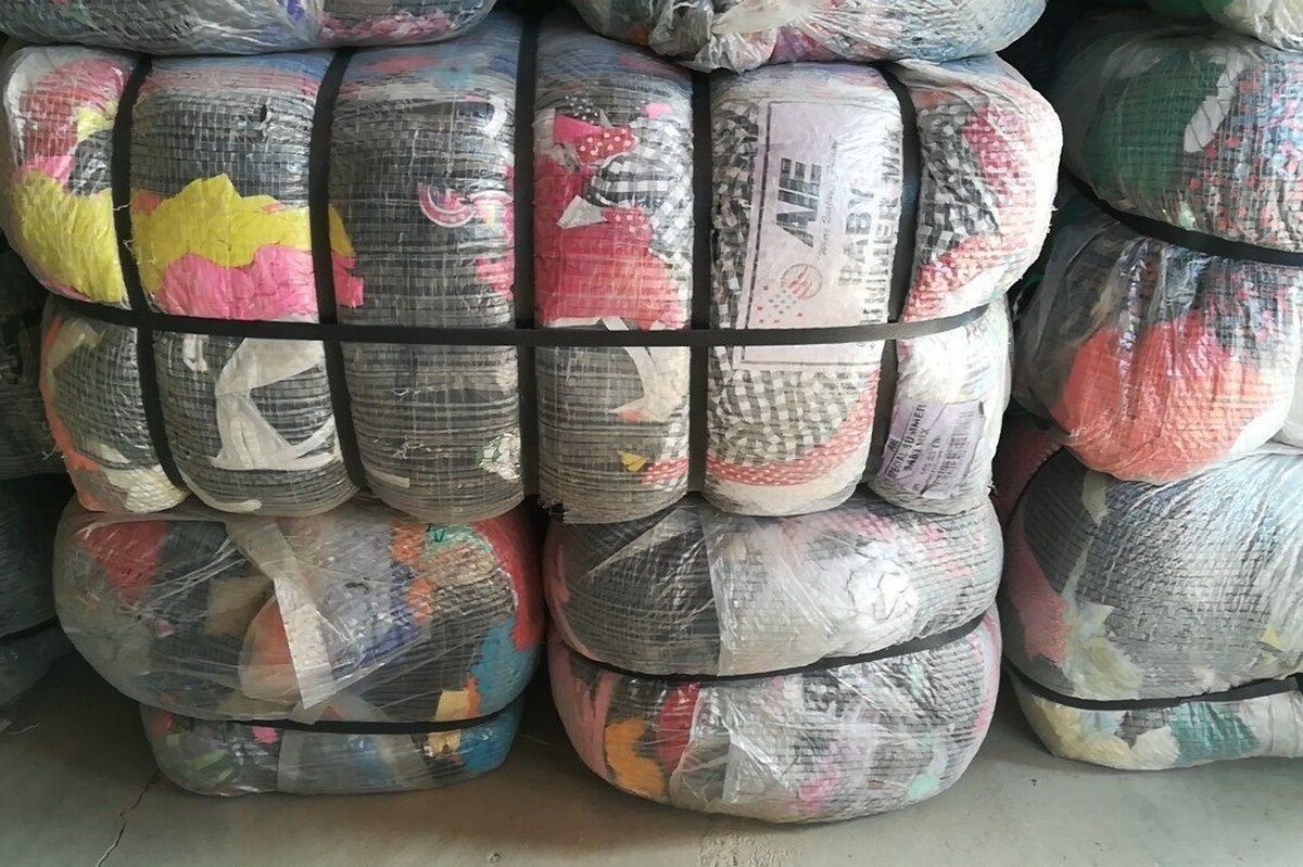 معاون بازرسی و حمایت از مصرف کنندگان اداره کل صنعت، معدن و تجارت خراسان رضوی گفت: ۴۰۰ کیلوگرم پوشاک دست دوم غیربهداشتی (تاناکورا) در مشهد کشف و ضبط شد.
