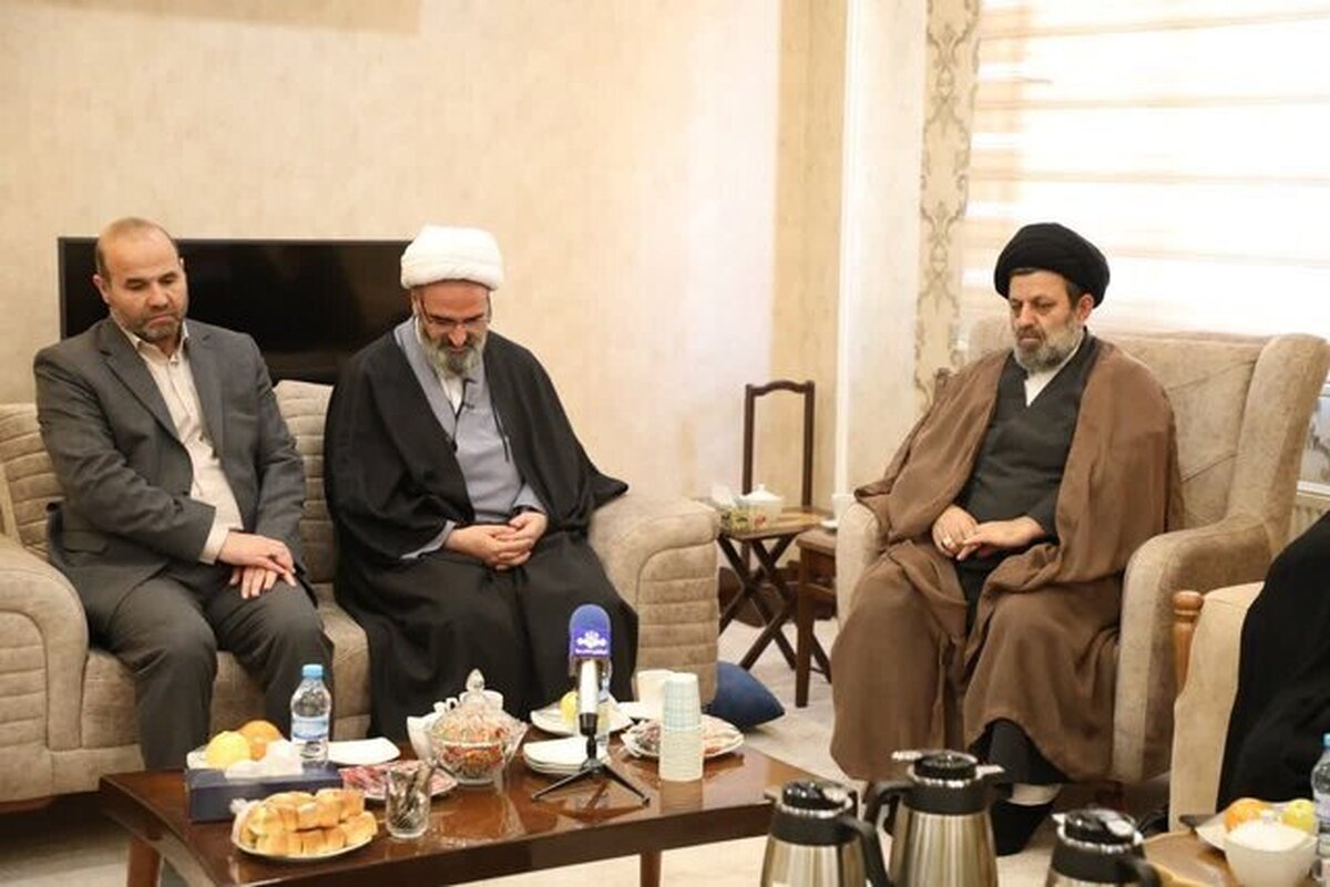 نماینده رهبر معظم انقلاب در استان سمنان با خانواده سردار شهید موسوی چاشمی، از فرماندهان ارشد سپاه و از مستشاران با سابقه ایران در سوریه دیدار کرد.