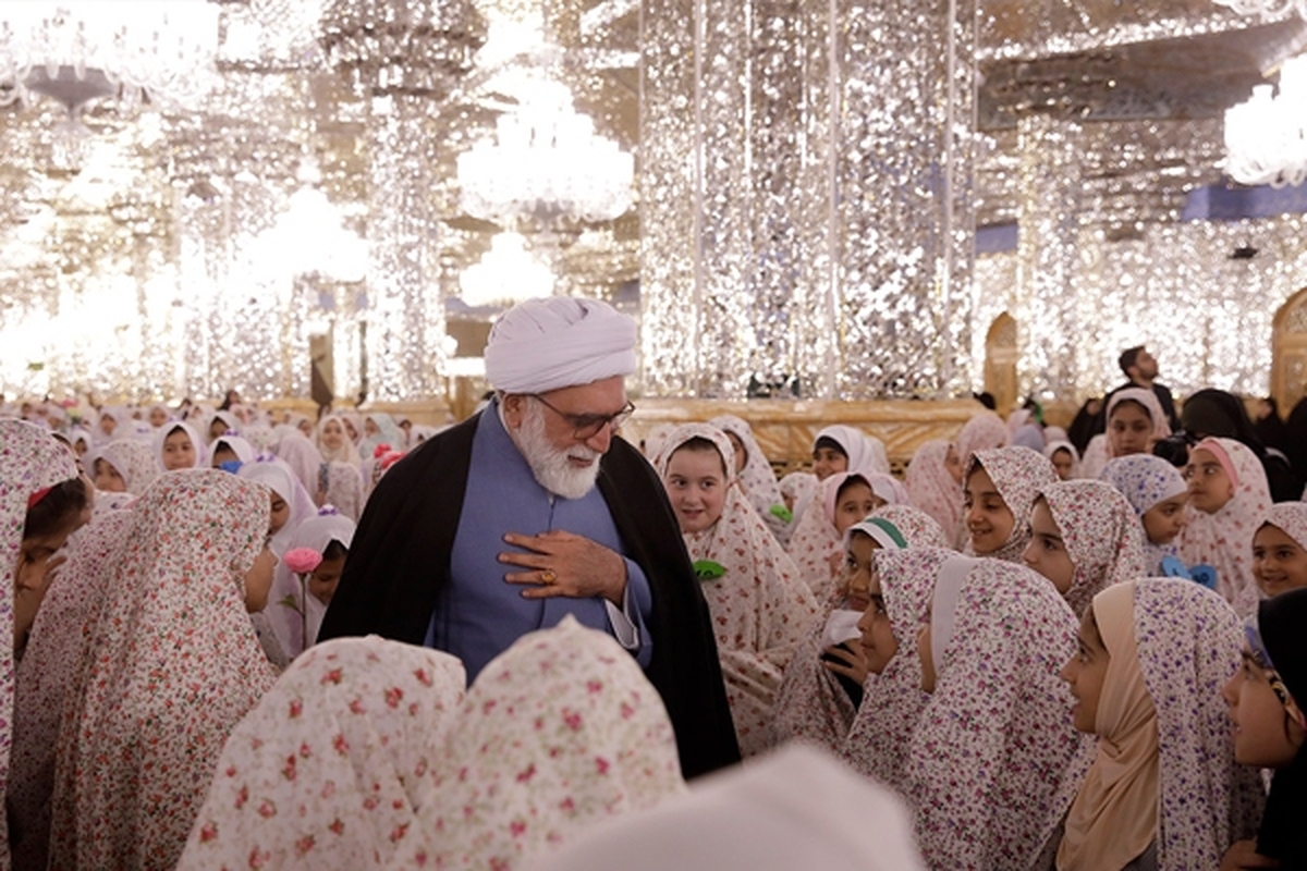 در آستانه میلاد حضرت زهرا سلام الله علی‌ها مراسم جشن تکلیف دوهزار نفری دختران مشهدی روز سه‌شنبه ۱۲ دی ۱۴۰۲ با حضور حجت‌الاسلام والمسلمین احمد مروی، تولیت آستان قدس رضوی در رواق دارالمرحمه حرم امام رضا علیه‌السلام برگزار شد.