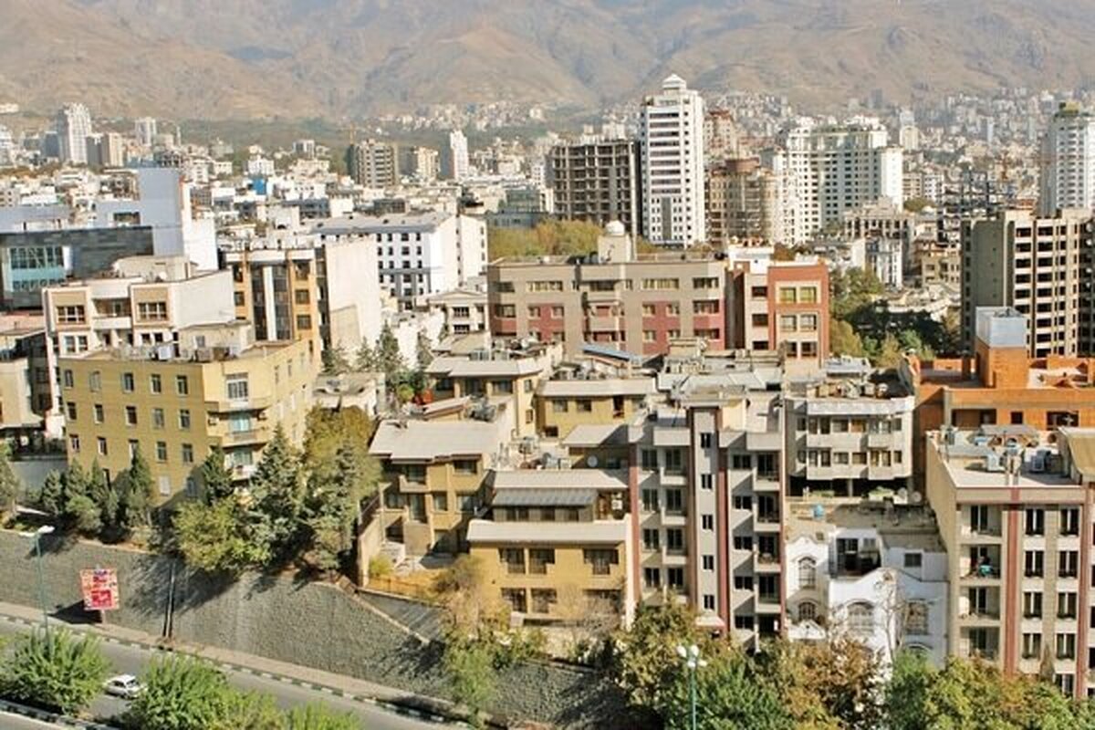 رئیس پیشین کانون عالی انجمن‌های صنفی کارگران گفت: ۵۳ درصد جامعه را کارگران و بازنشستگان تشکیل می‌دهند که برای بازپرداخت وام‌های مسکن به مشکل می‌خورند و این تسهیلات دردی از آن‌ها دوا نخواهد کرد.