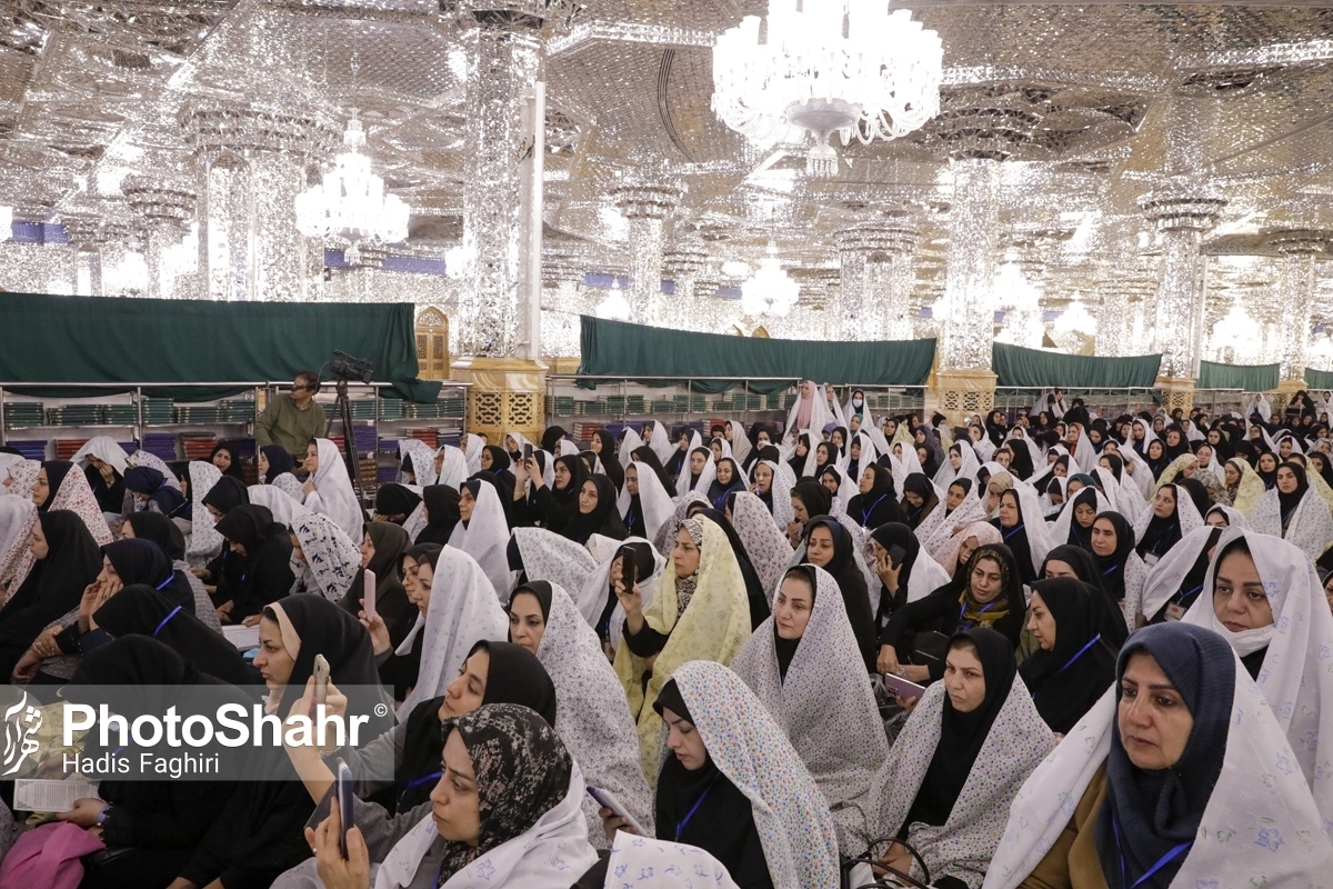 رئیس اداره امور زائران سازمان فرهنگی اجتماعی شهرداری مشهد گفت: به مناسبت میلاد باسعادت حضرت زهرا(س) و روز زن بانوان فعال در مساجد مناطق کم‌برخوردار مشهد به حرم مطهر رضوی مشرف شدند.