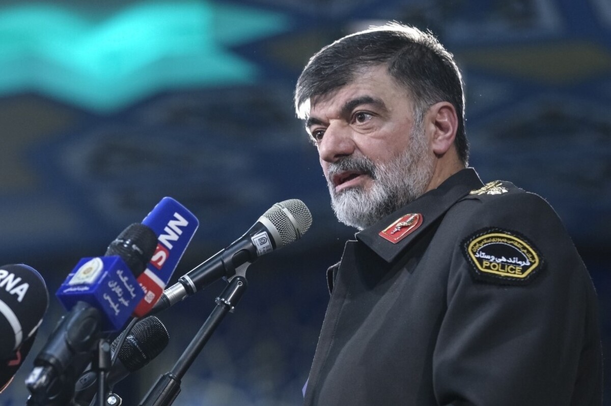 فرمانده کل انتظامی کشور گفت: ضمن واکاوی دقیق این حادثه تروریستی، خود را خادم و جان فدای مردم می‌دانیم.