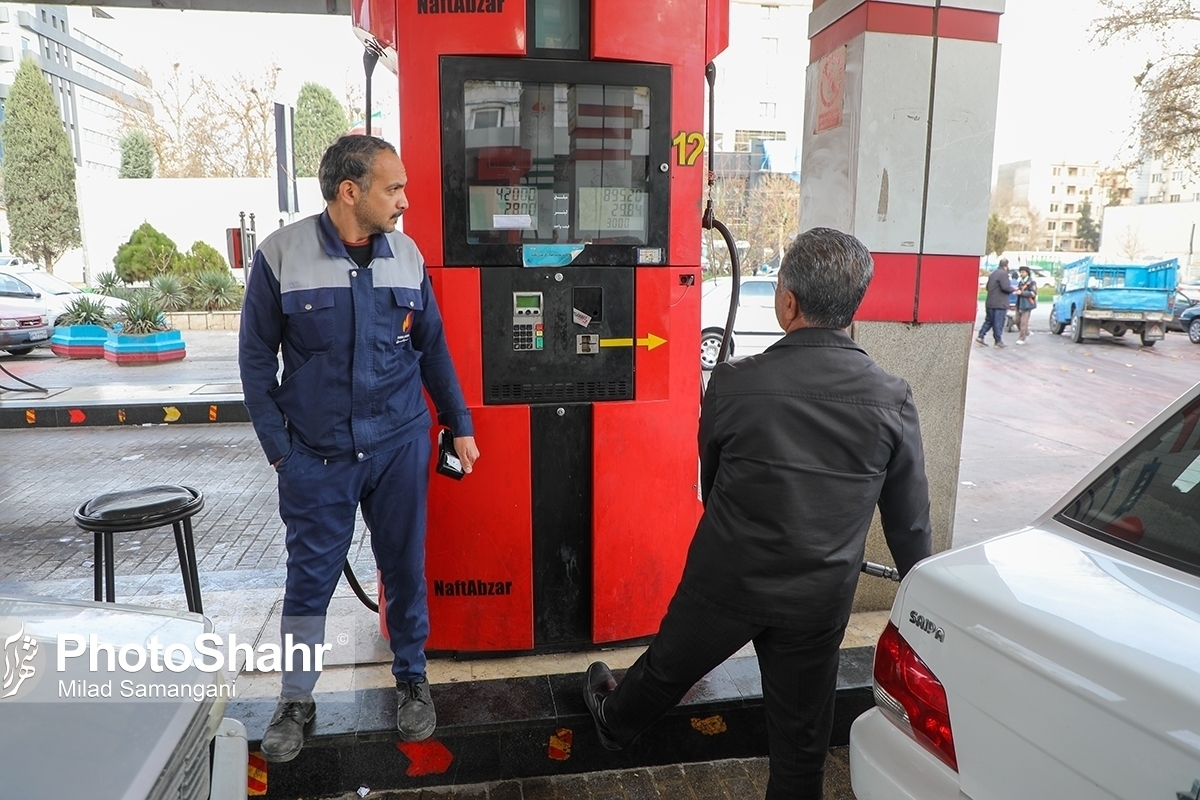 رئیس انجمن سوخت خراسان رضوی گفت: اختلال در بعضی کارت‌های سوخت در زمان مراجعه به پمپ‌‌های بنزین‌ مشهد موقتی است.
