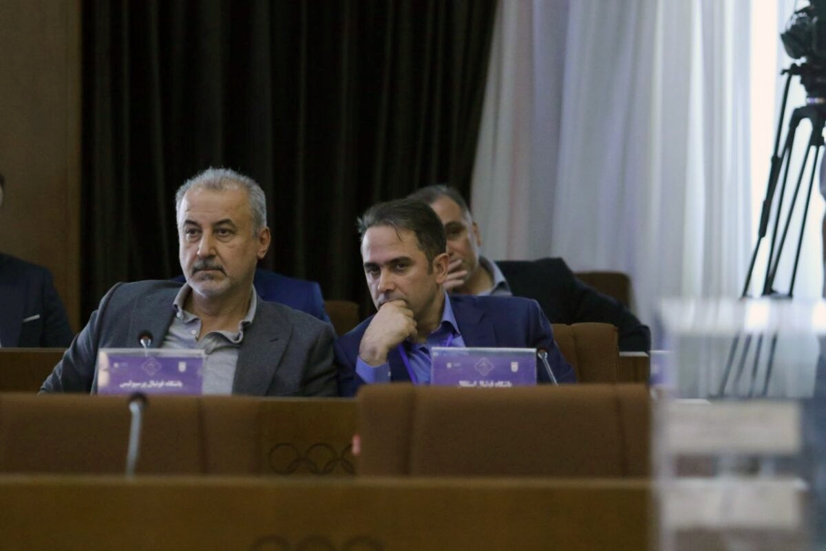 باشگاه استقلال به دلیل بی اخلاقی و تهمت، از مدیرعامل باشگاه پرسپولیس شکایت کرد.